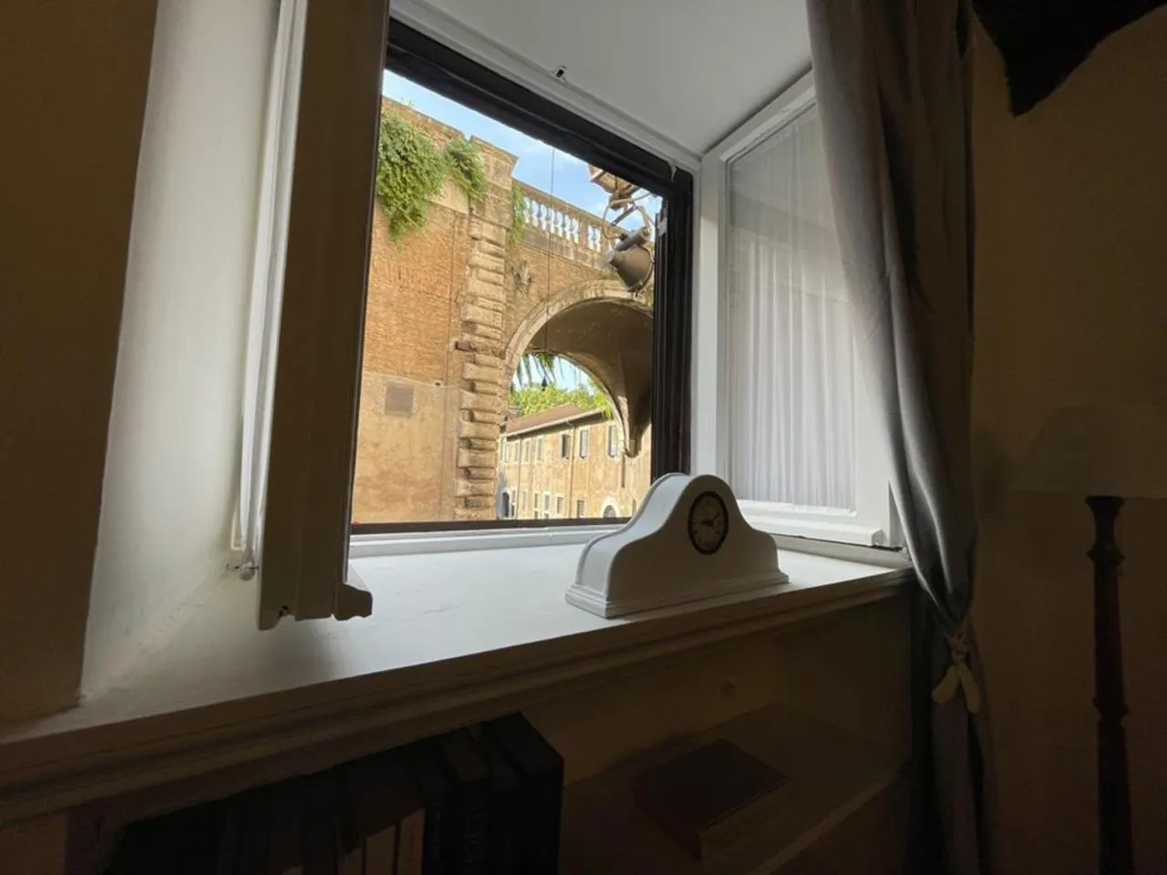 Decorative detail in Sweet Arco Farnese