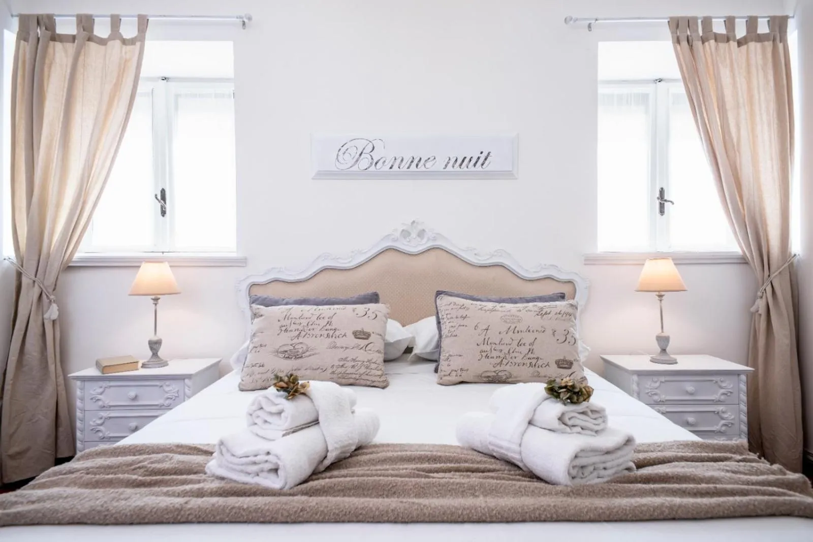 Bedroom, Bed in Sweet Arco Farnese