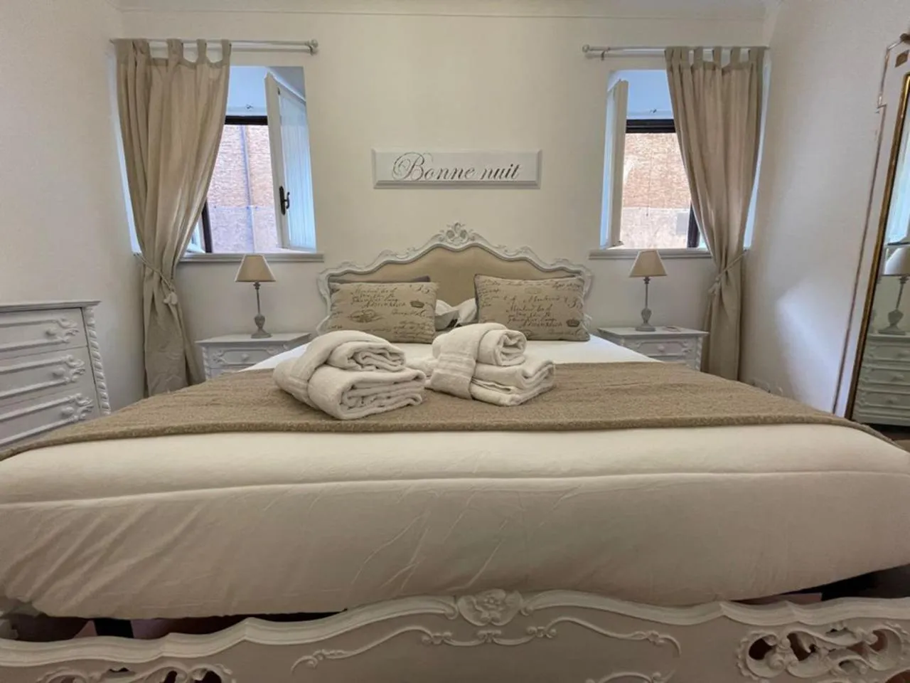 Bedroom, Bed in Sweet Arco Farnese