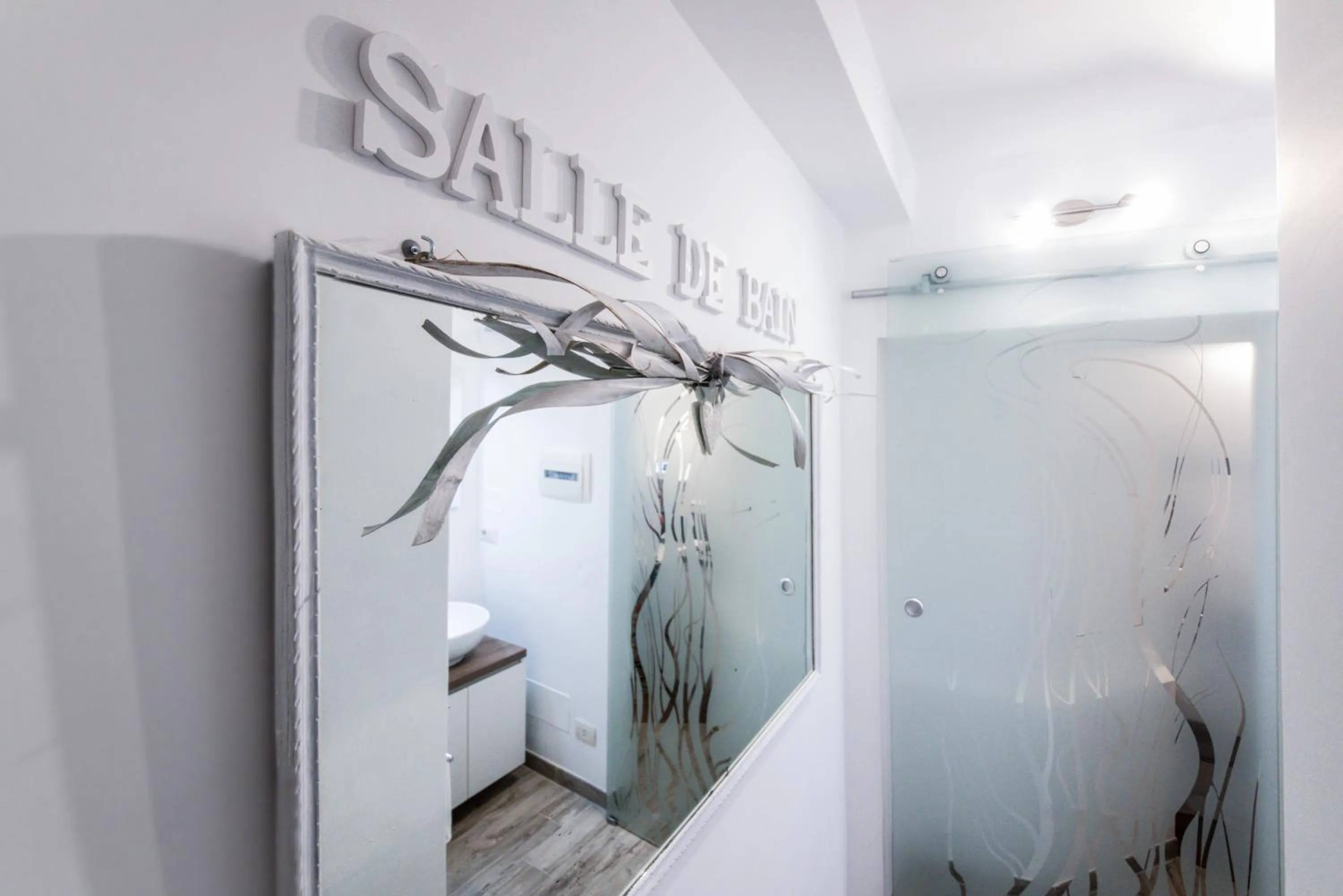 Bathroom in Sweet Arco Farnese