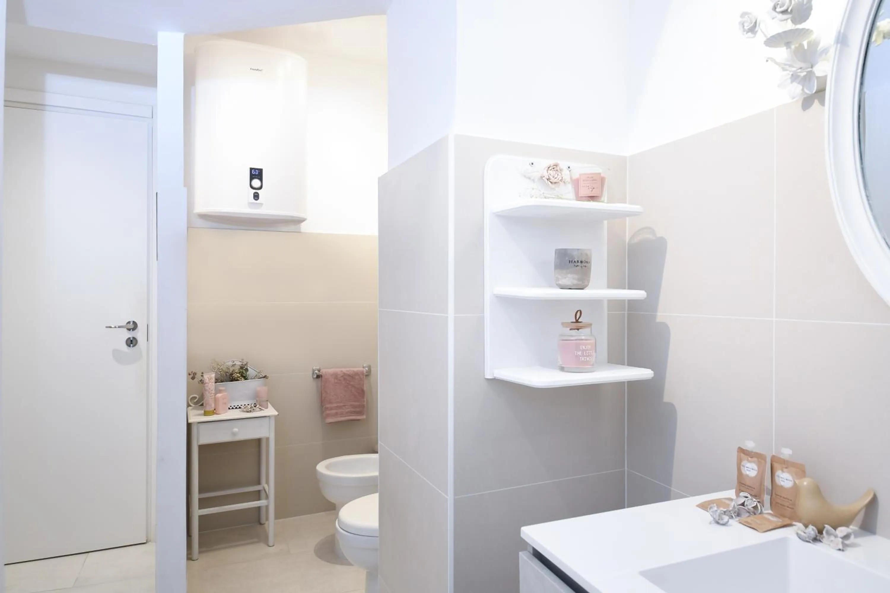 Bathroom in Sweet Arco Farnese