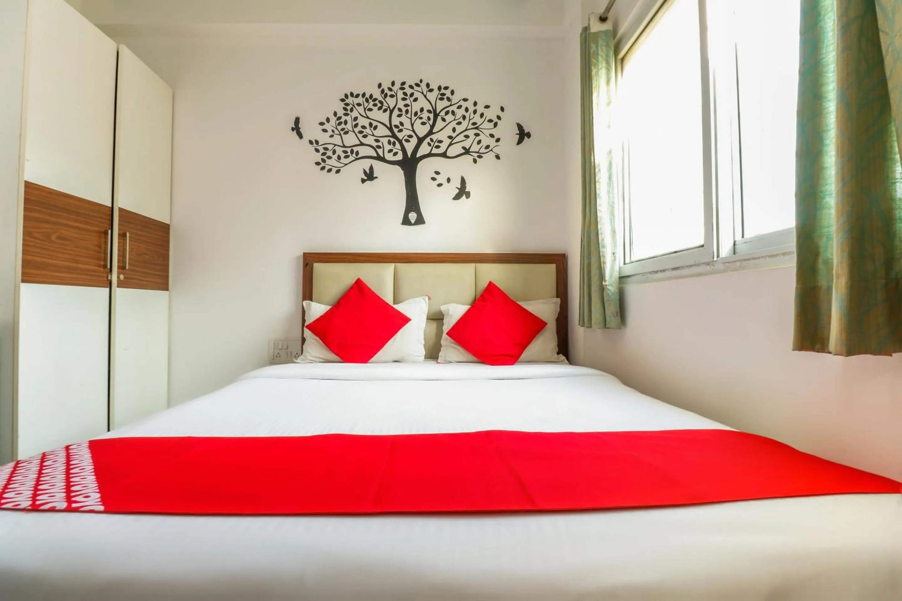 Bedroom, Bed in Hotel O The Royal Park