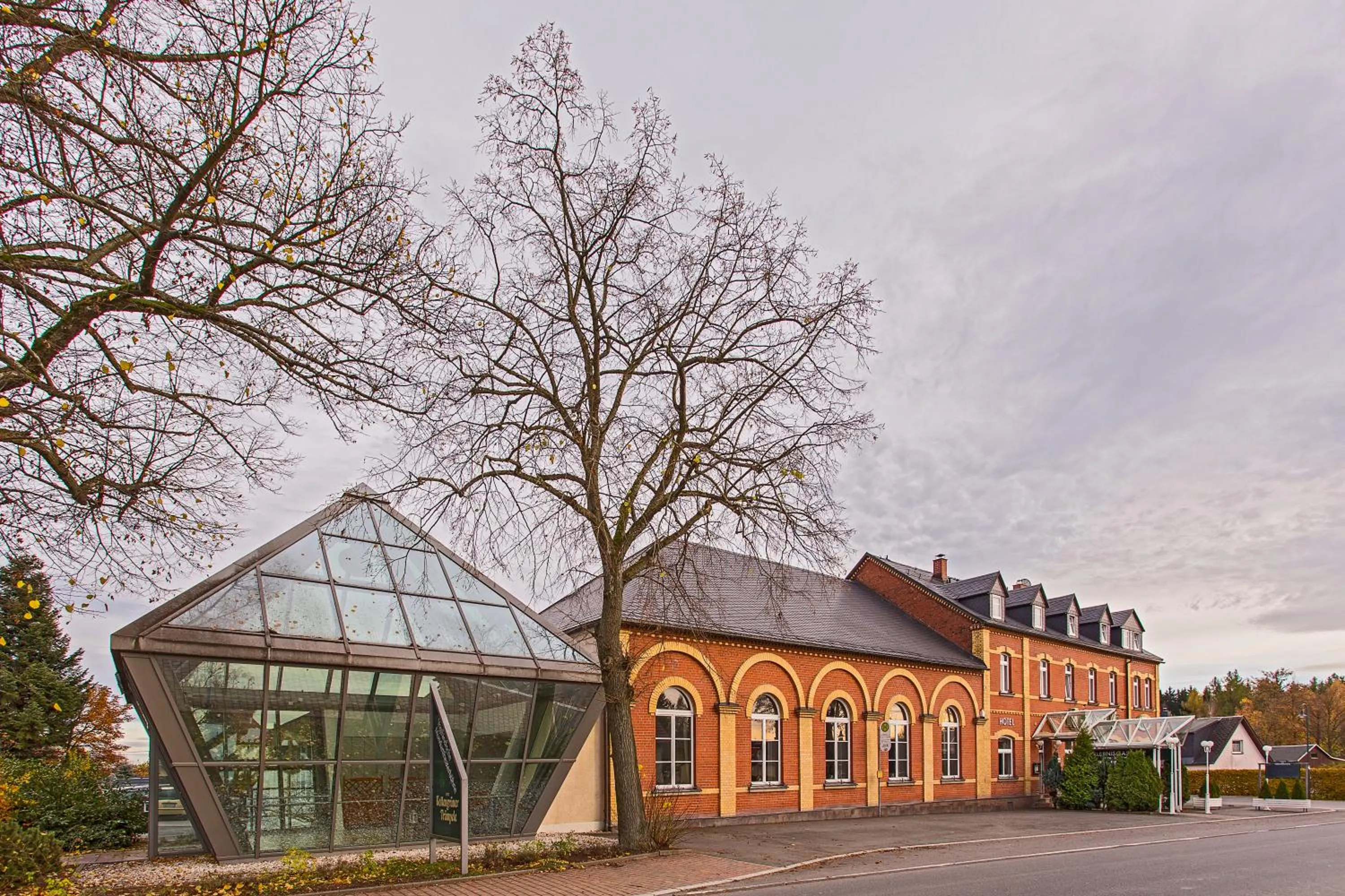 Facade/entrance in Der Bayerische Hof