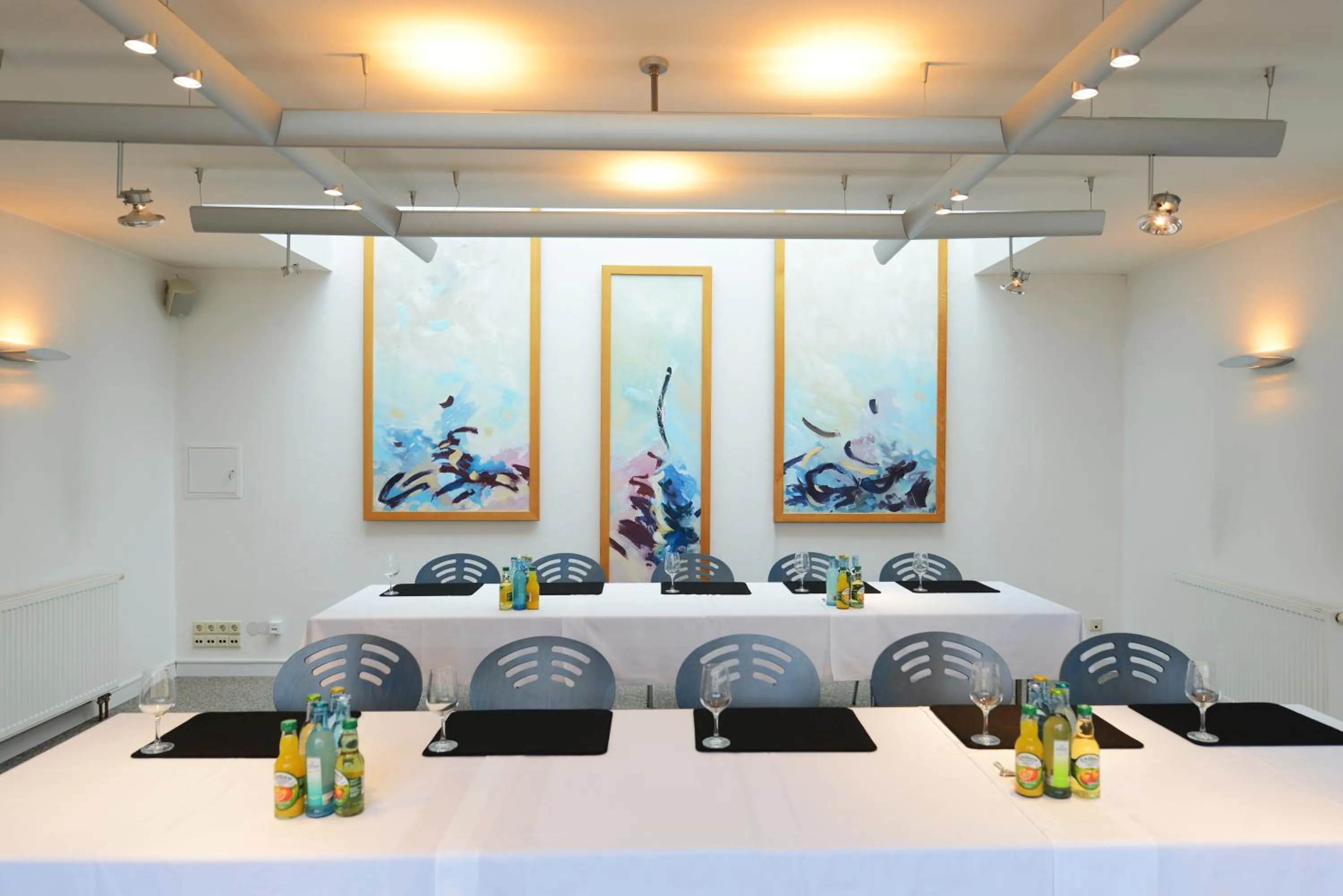 Business facilities in Der Bayerische Hof