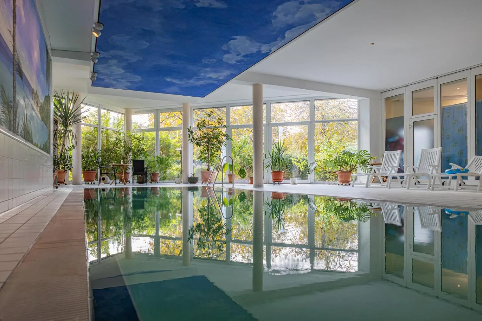 Swimming pool in Der Bayerische Hof