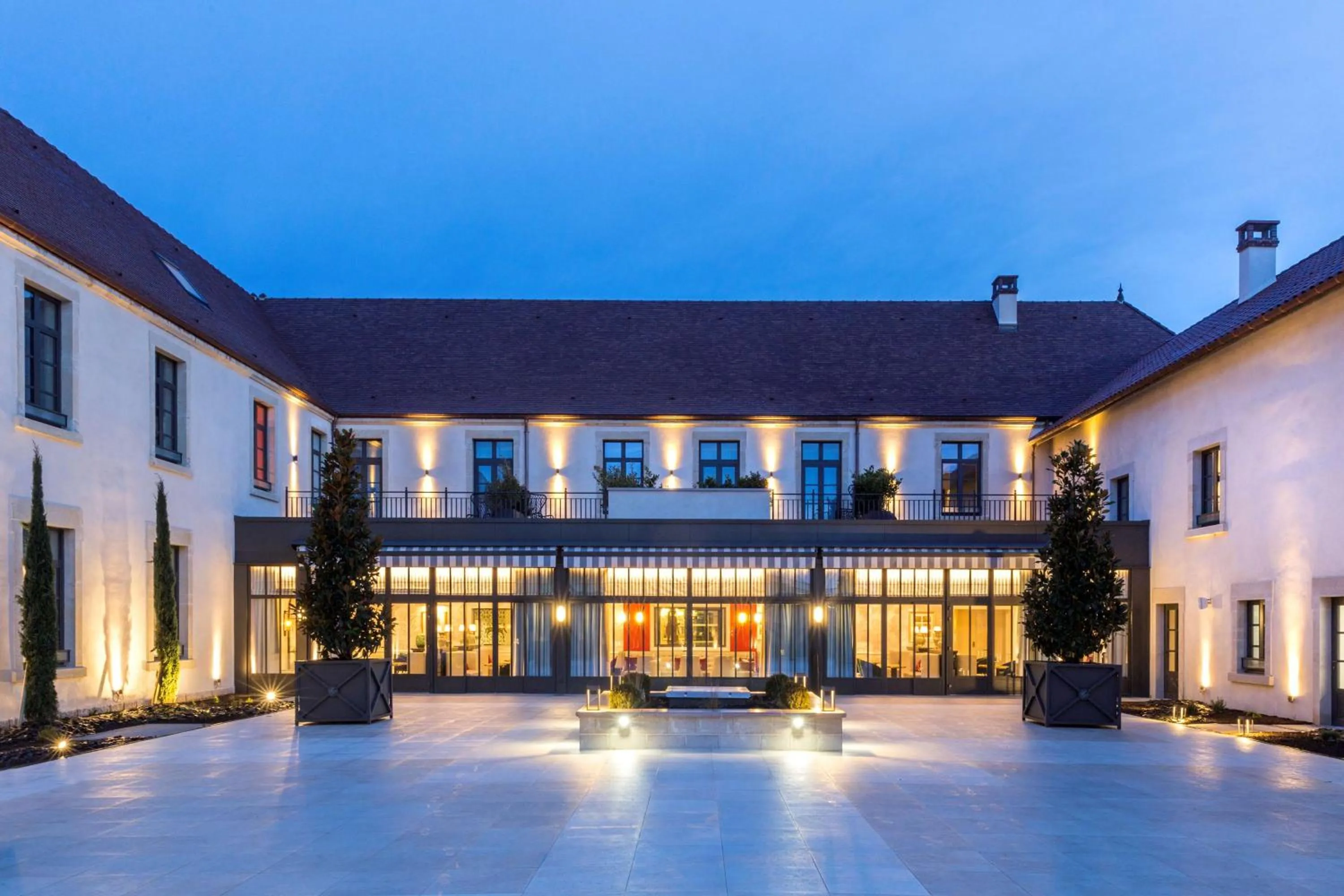 Property building in Hôtel & Spa Les Sept Fontaines Best Western Premier
