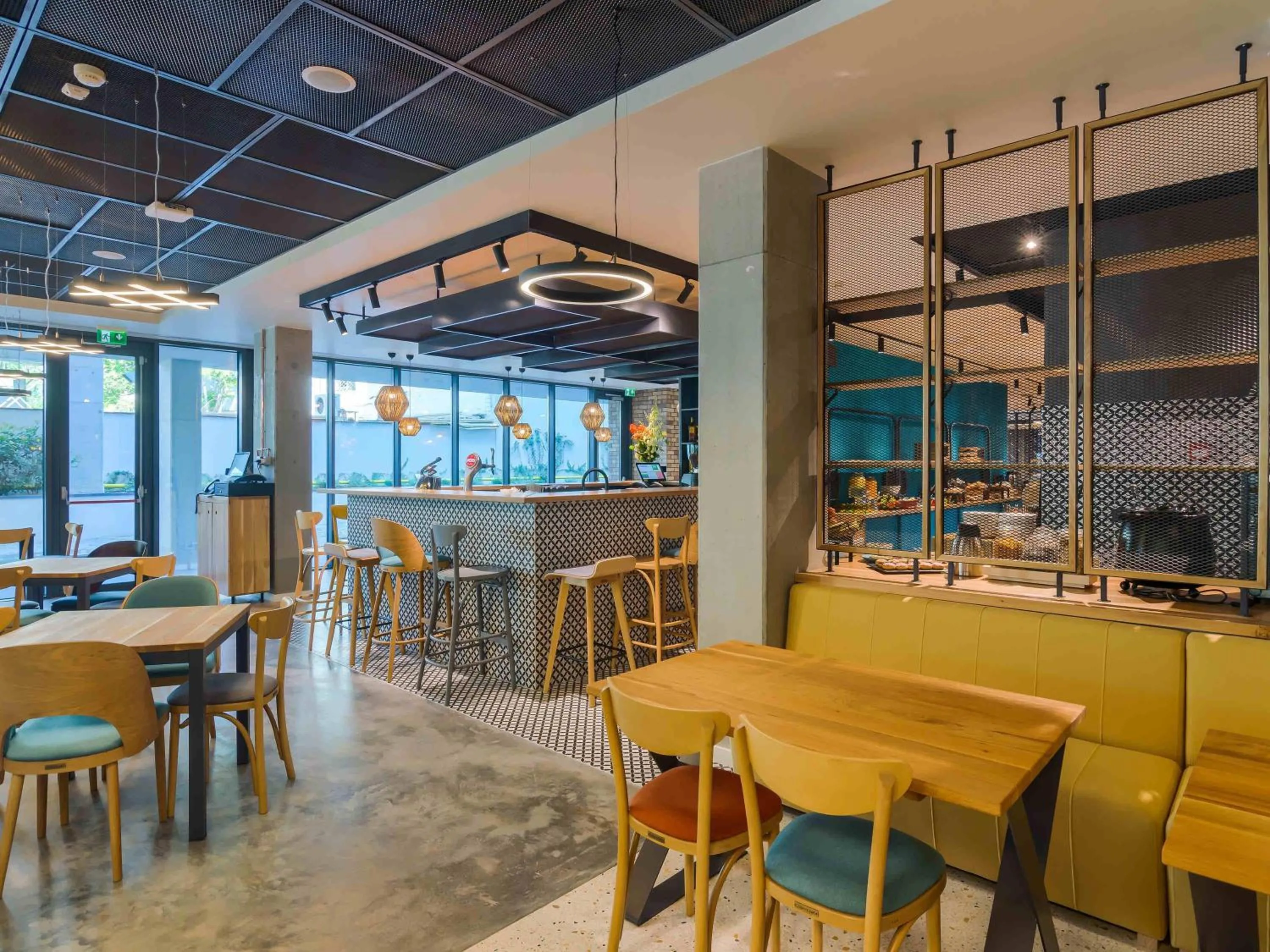 Restaurant/places to eat in ibis Styles Bucharest City Center