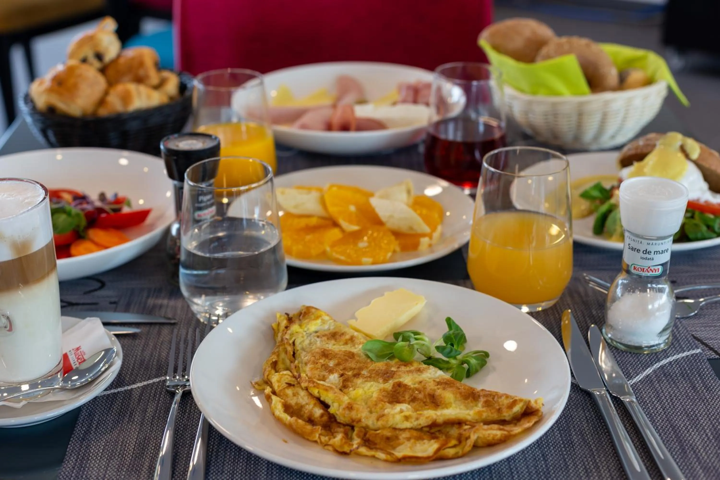 Breakfast in Ibis Styles Bucharest Airport