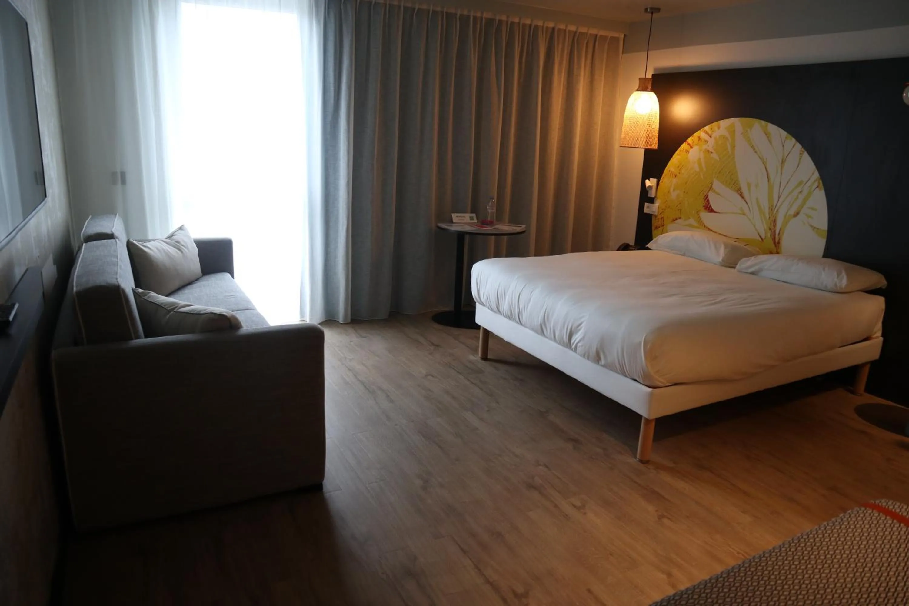 Bedroom, Bed in ibis Styles Le Treport Mers Les Bains