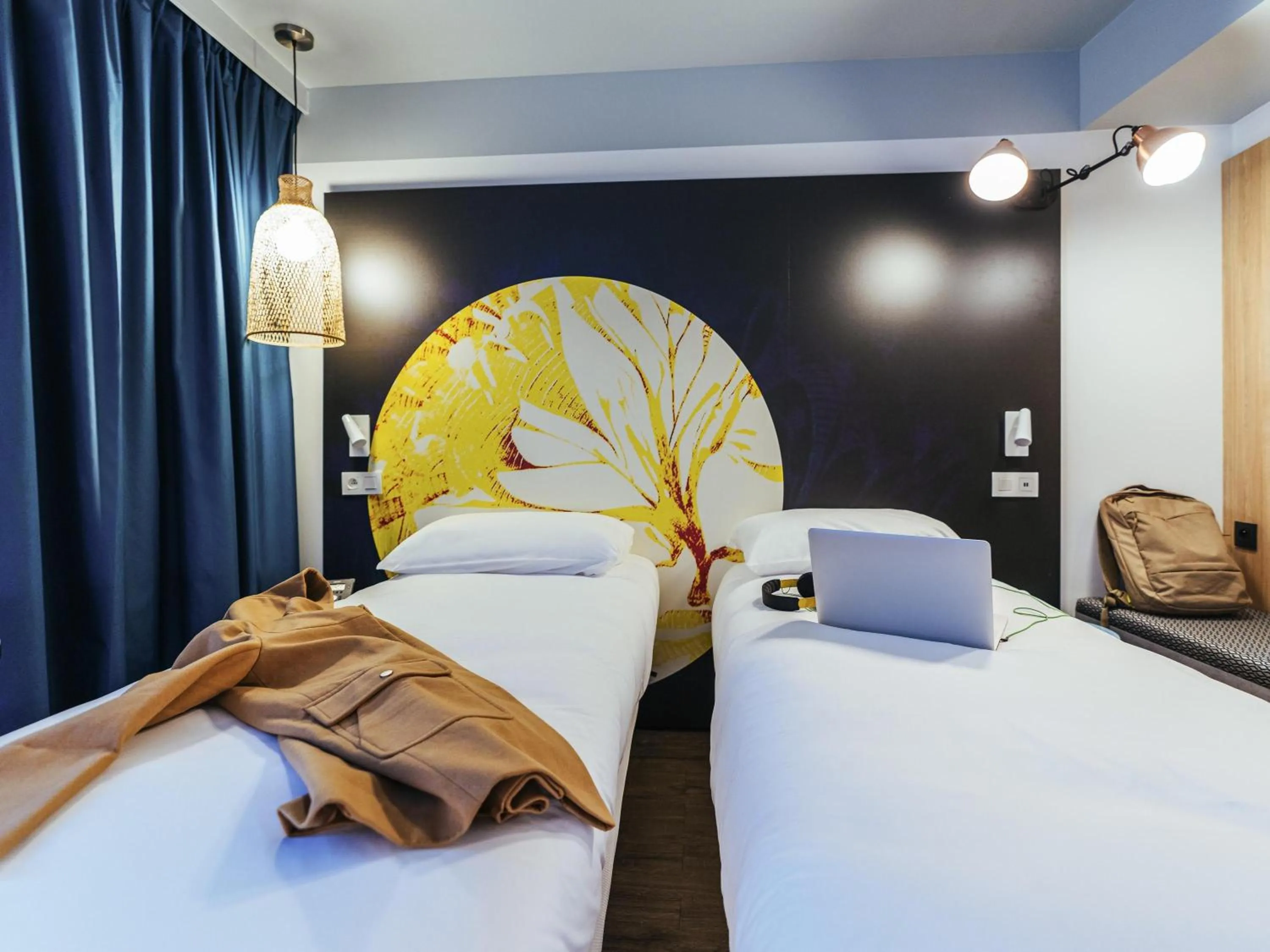 Bedroom, Bed in ibis Styles Le Treport Mers Les Bains