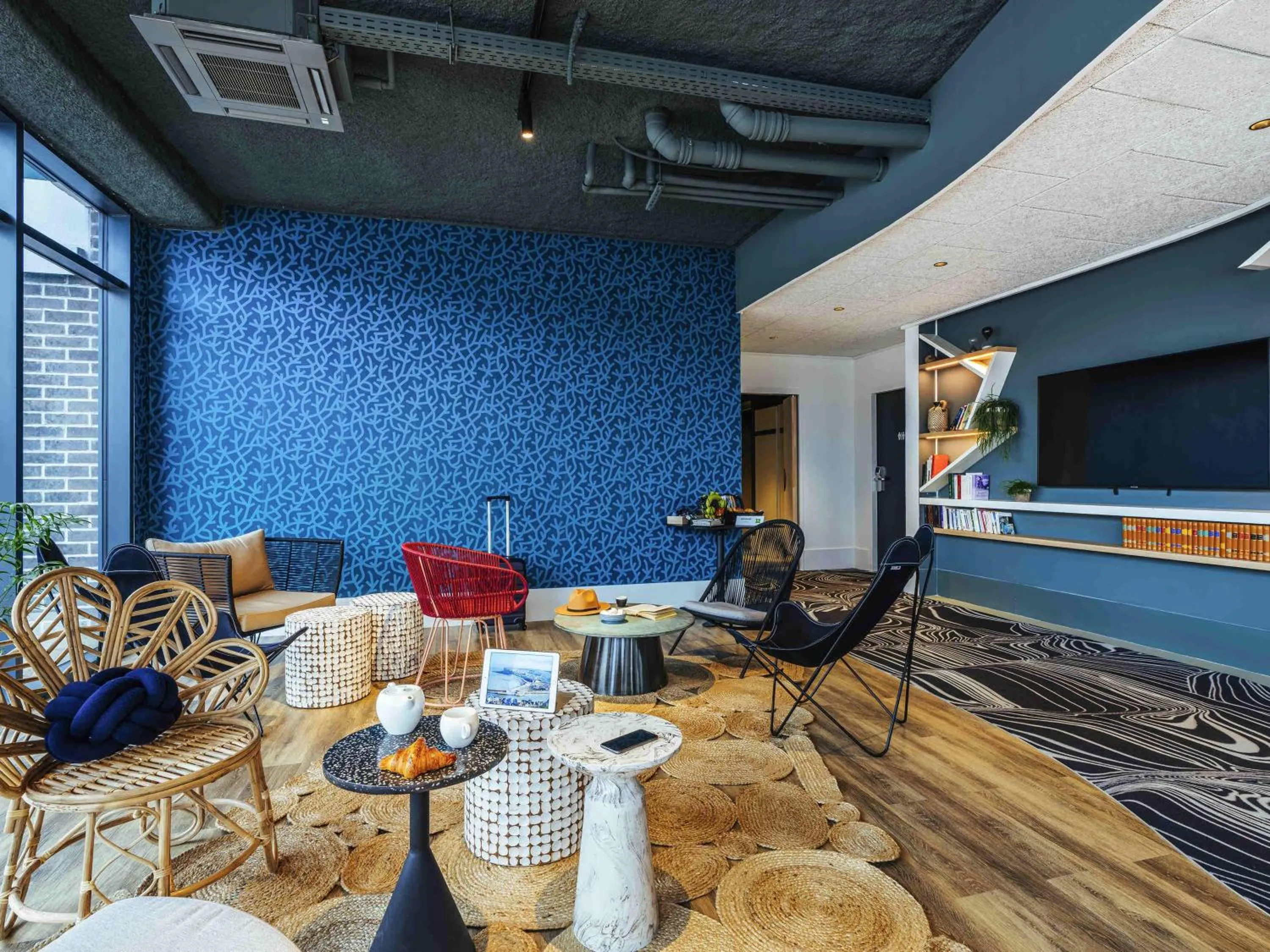 Lounge or bar in ibis Styles Le Treport Mers Les Bains