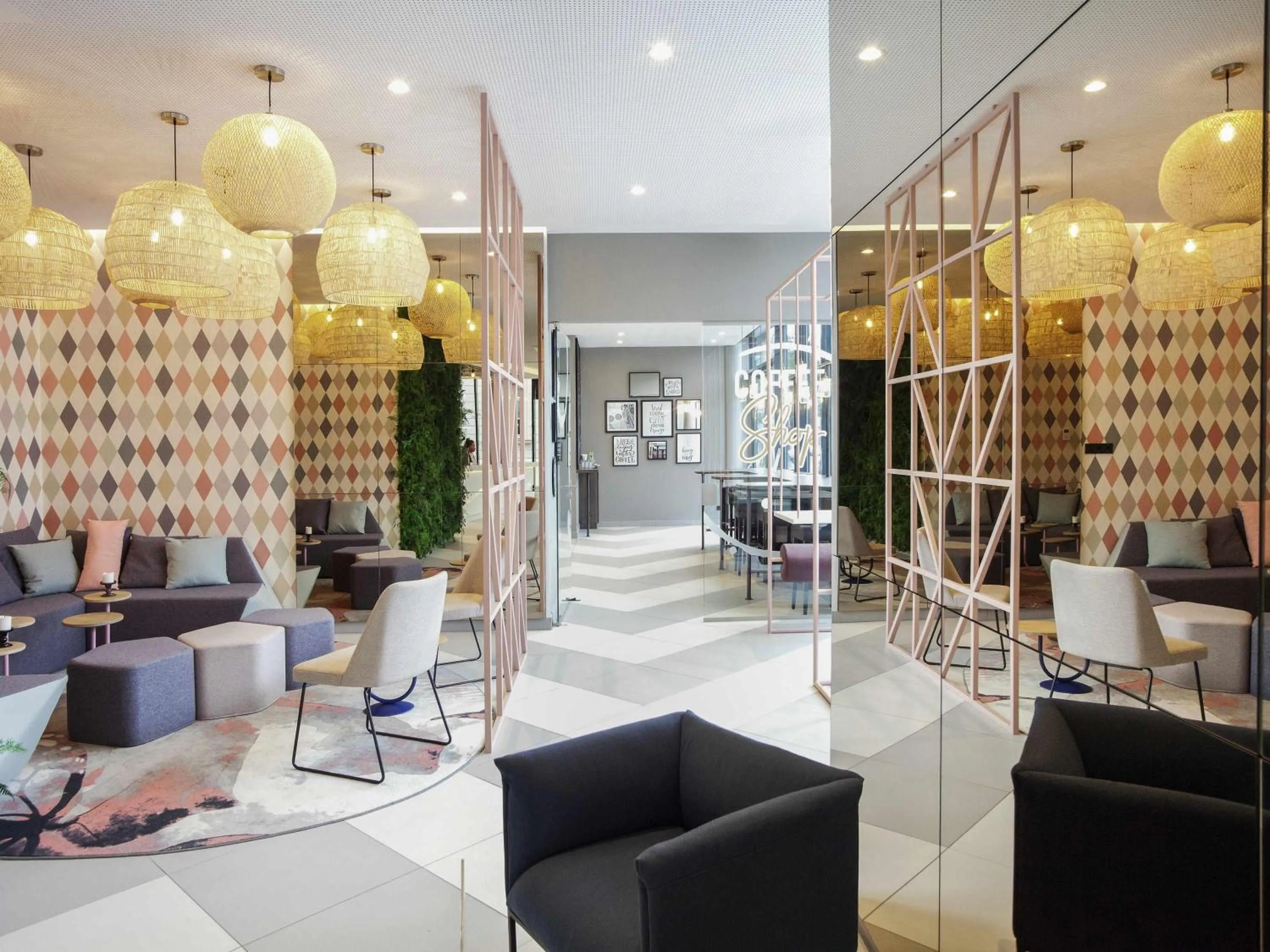 Lounge or bar in ibis Styles Klagenfurt am Woerthersee