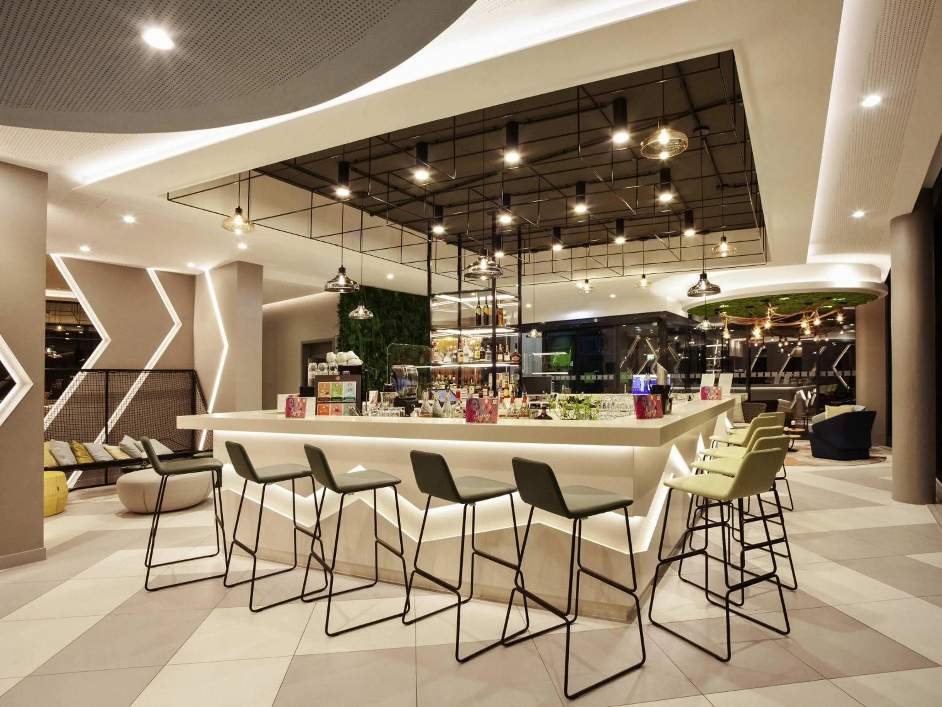 Lounge or bar in ibis Styles Klagenfurt am Woerthersee