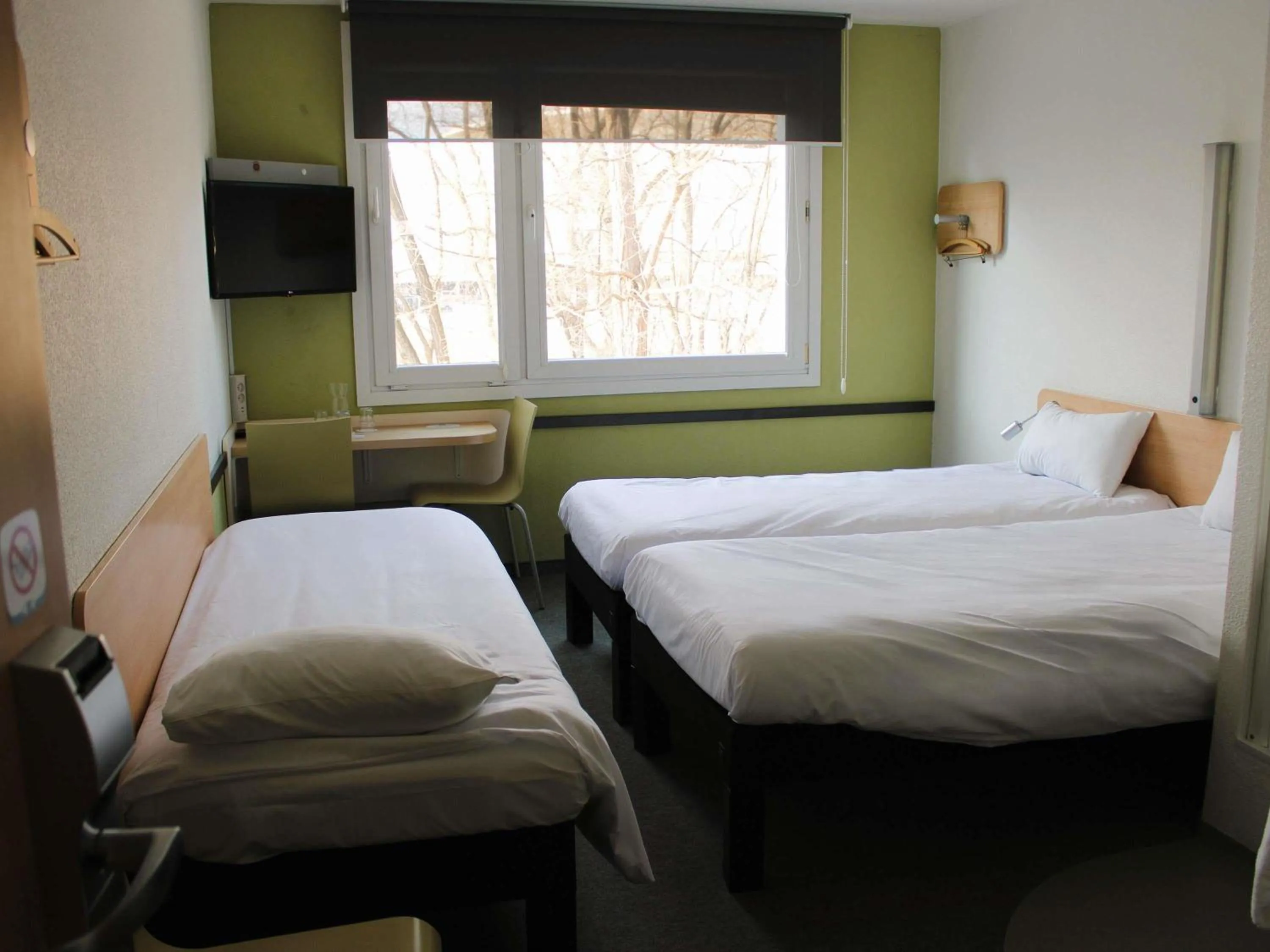 Bedroom, Bed in ibis budget Wrocław Stadion