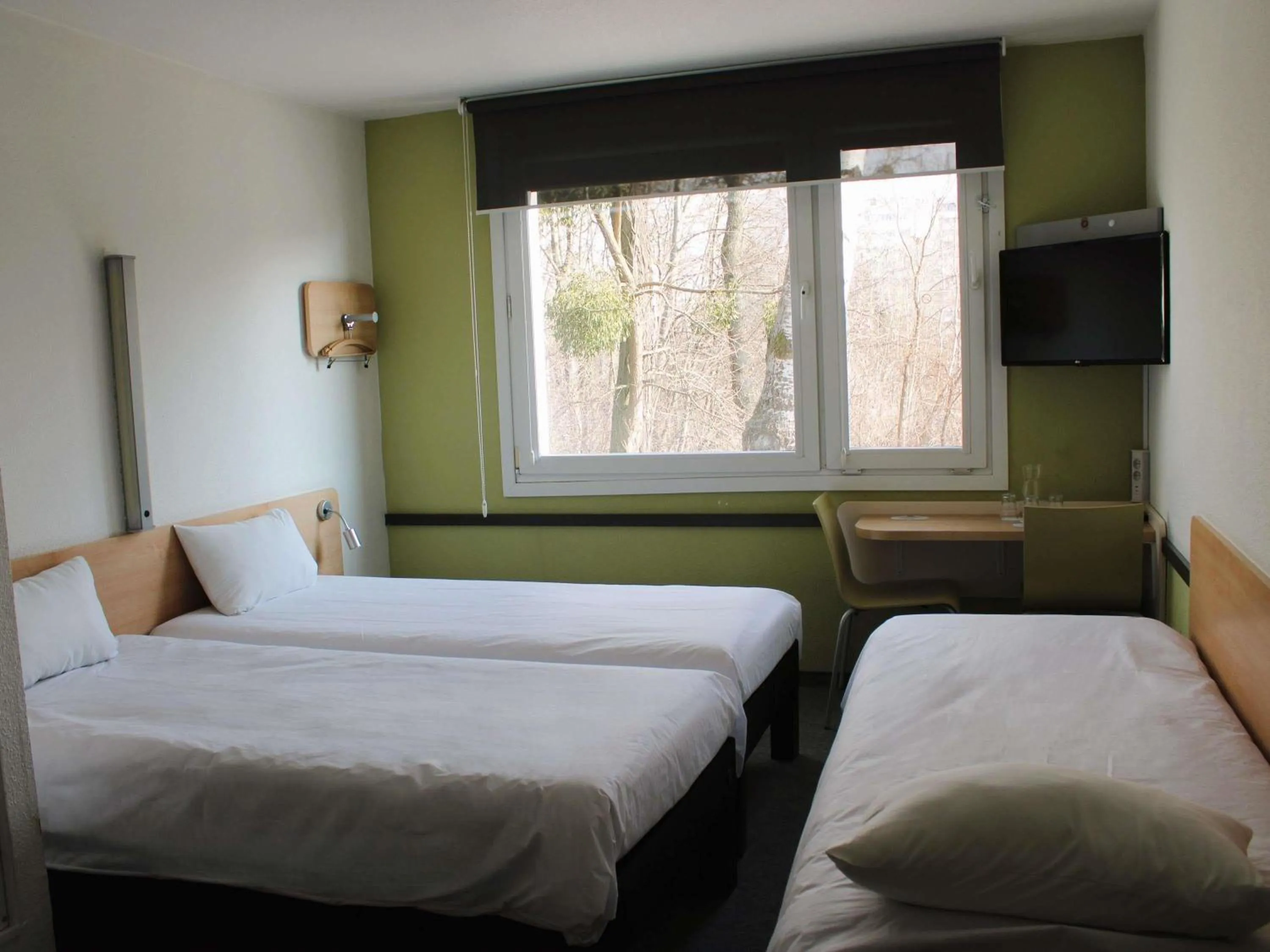 Bedroom, Bed in ibis budget Wrocław Stadion