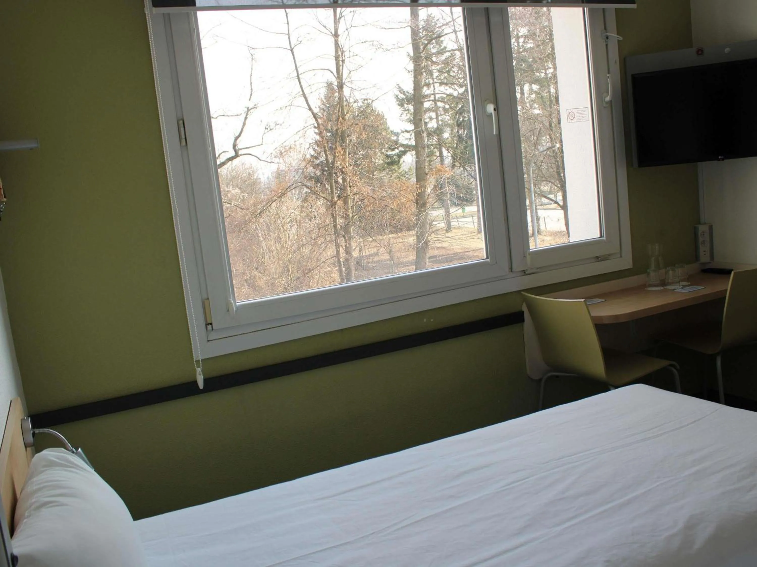 Bedroom, Bed in ibis budget Wrocław Stadion