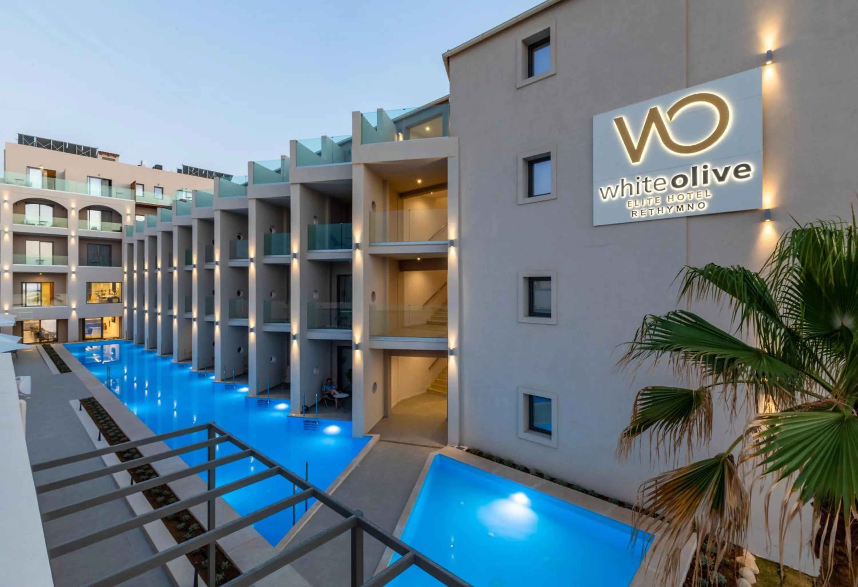 Pool view in White Olive Elite Rethymno