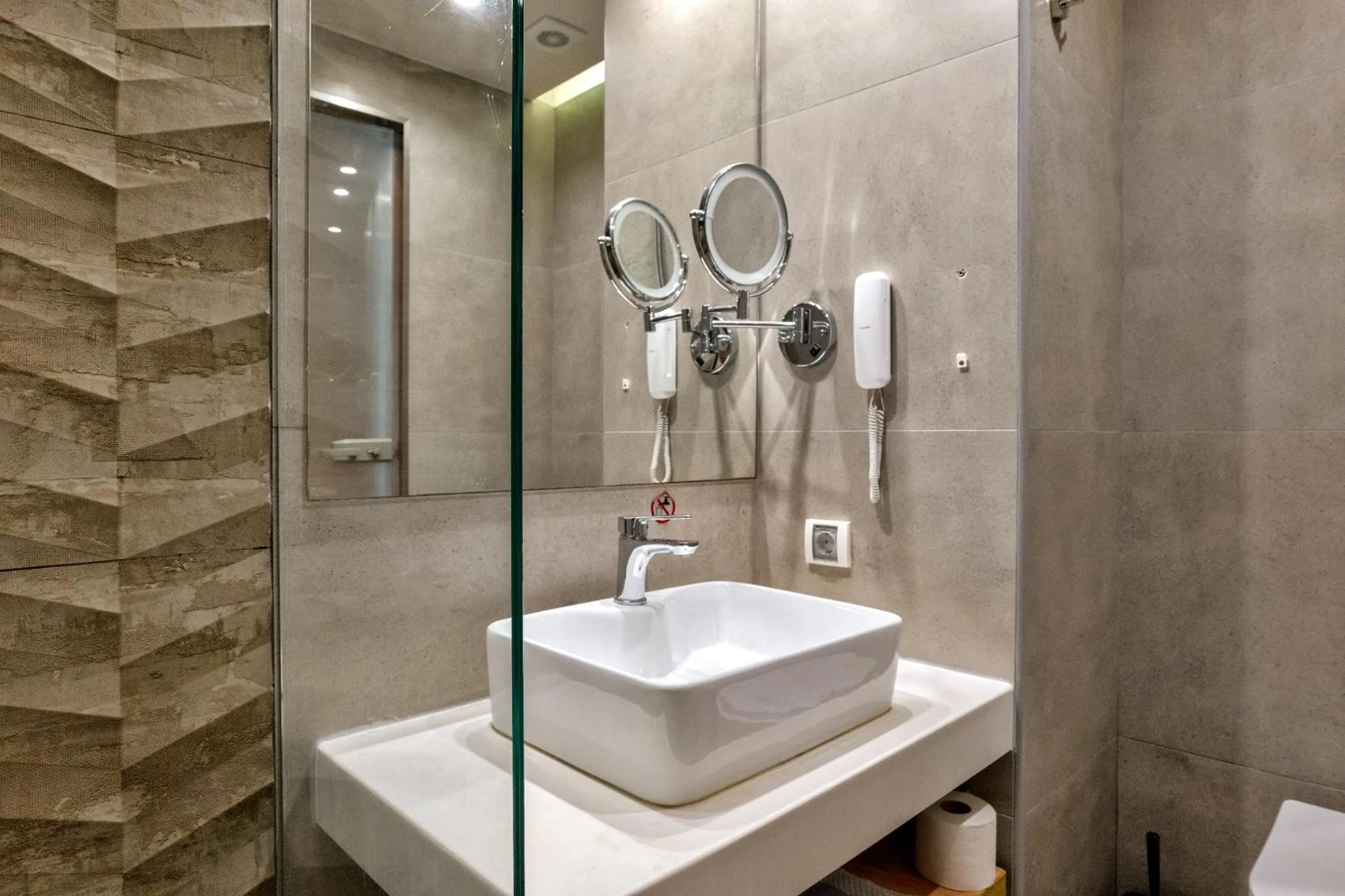 Bathroom in White Olive Elite Rethymno