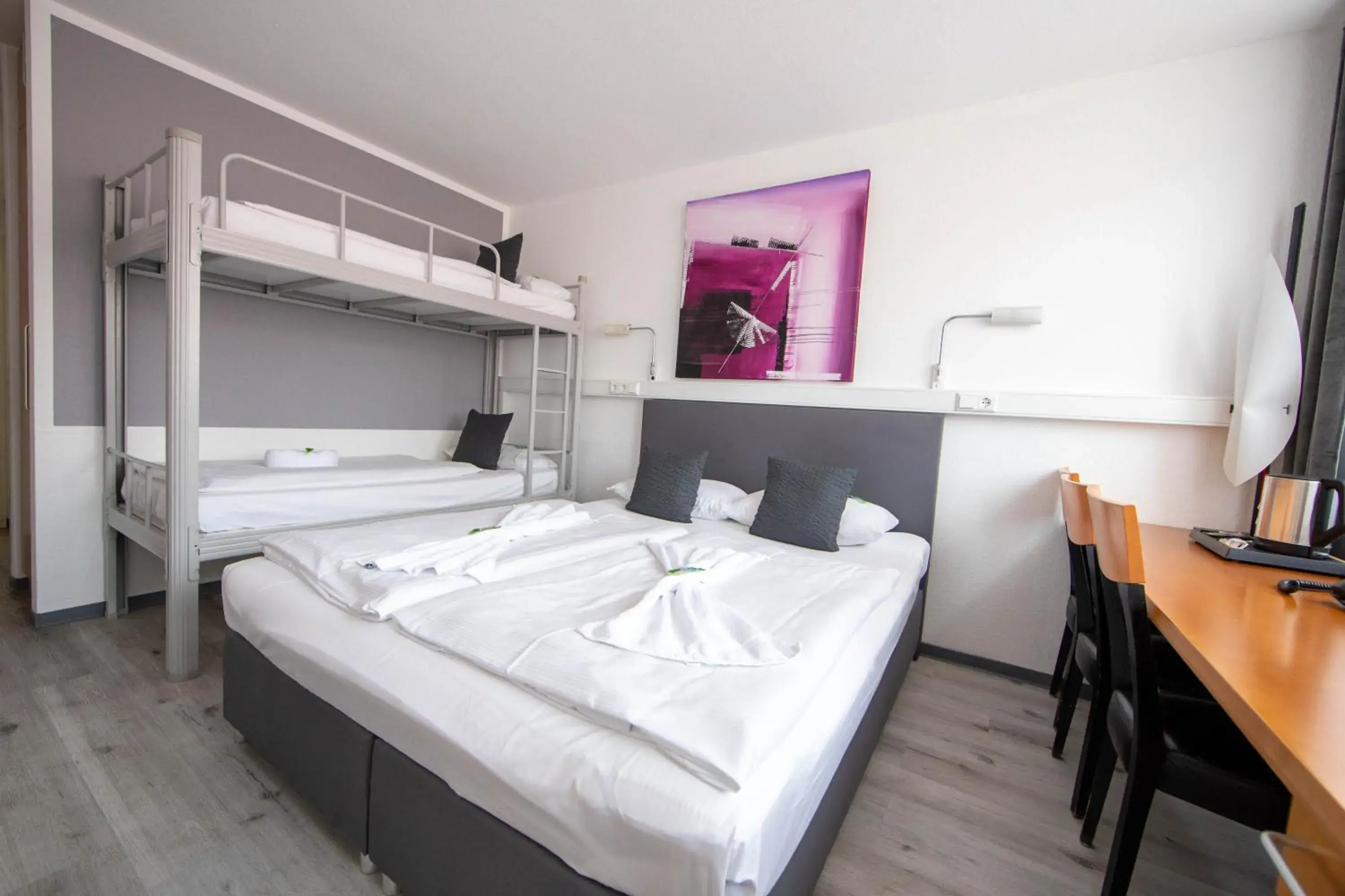 Standard Quadruple Room in hogh Hotel Heilbronn Standard Quadruple Room in hogh Hotel Heilbronn