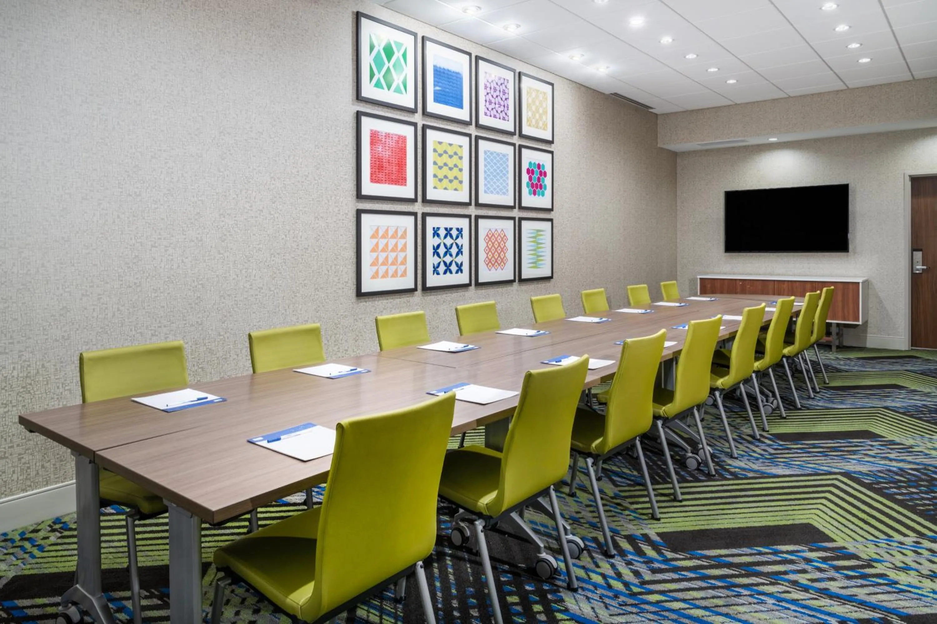Meeting/conference room in Holiday Inn Express & Suites - Colorado Springs South I-25 by IHG