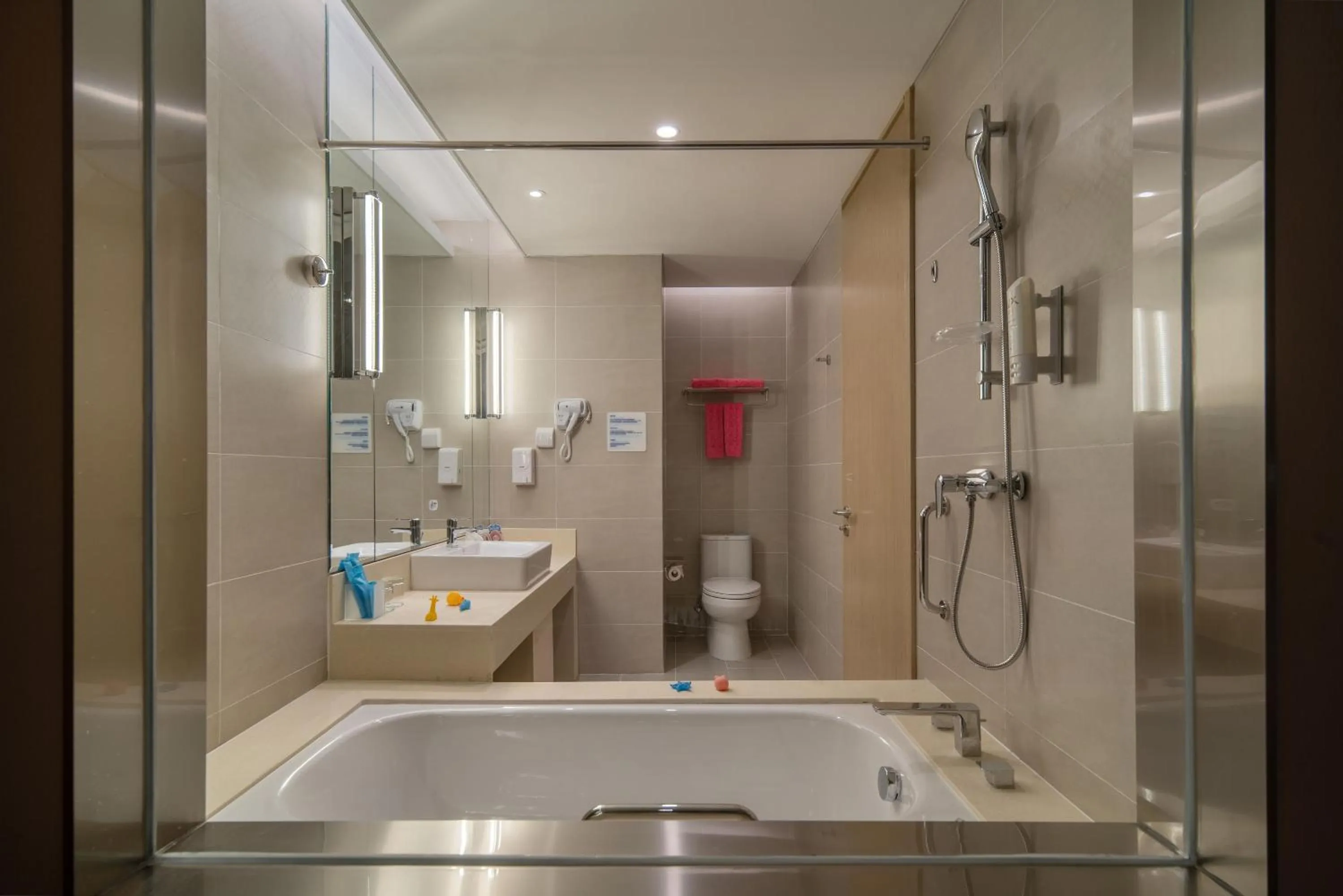 Shower in Holiday Inn Express Qingdao Innovation Park by IHG
