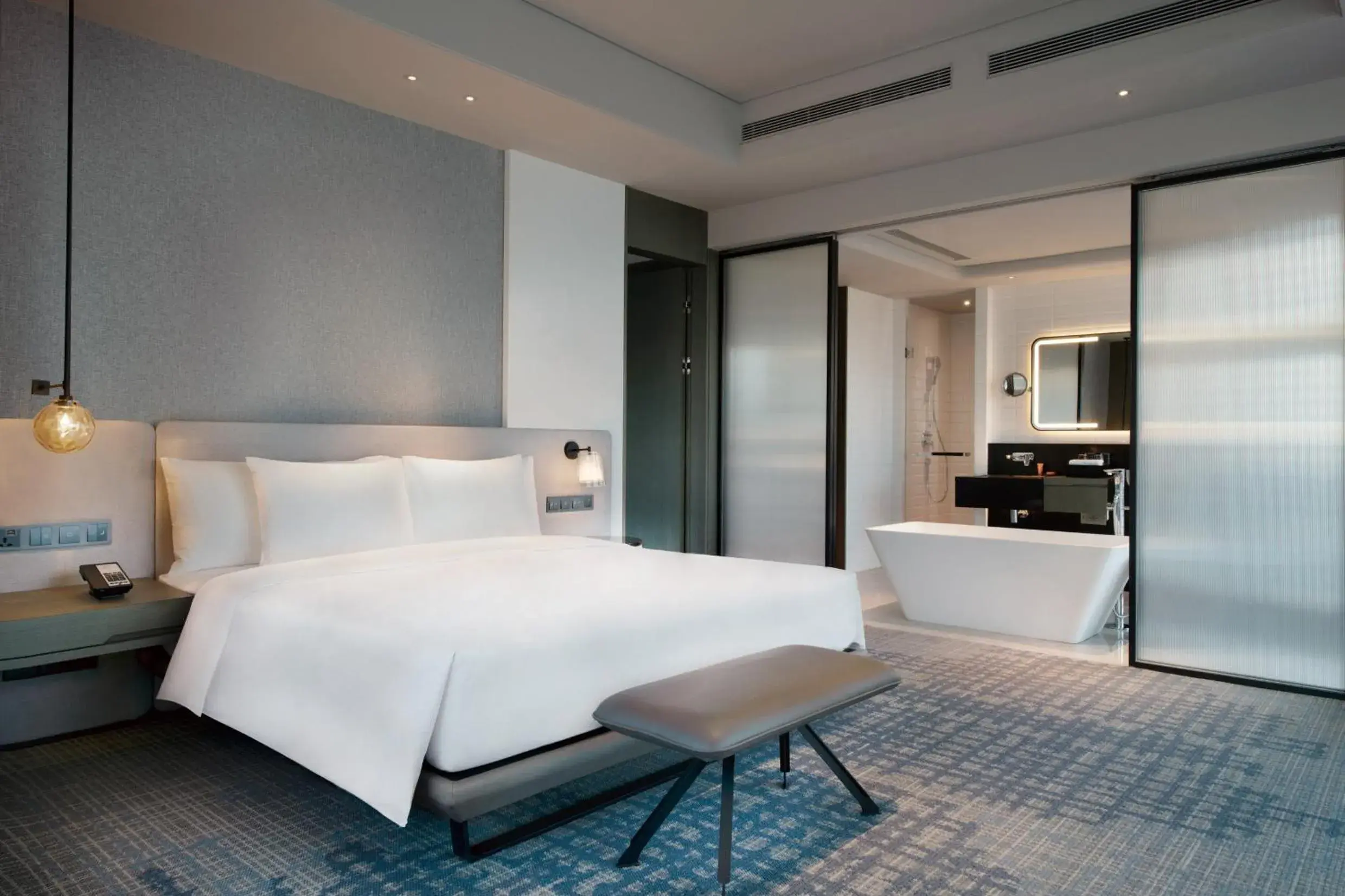 One-Bedroom Suite in Crowne Plaza Shenzhen World Exhibition and Convention Center, an IHG Hotel One-Bedroom Suite in Crowne Plaza Shenzhen World Exhibition and Convention Center, an IHG Hotel