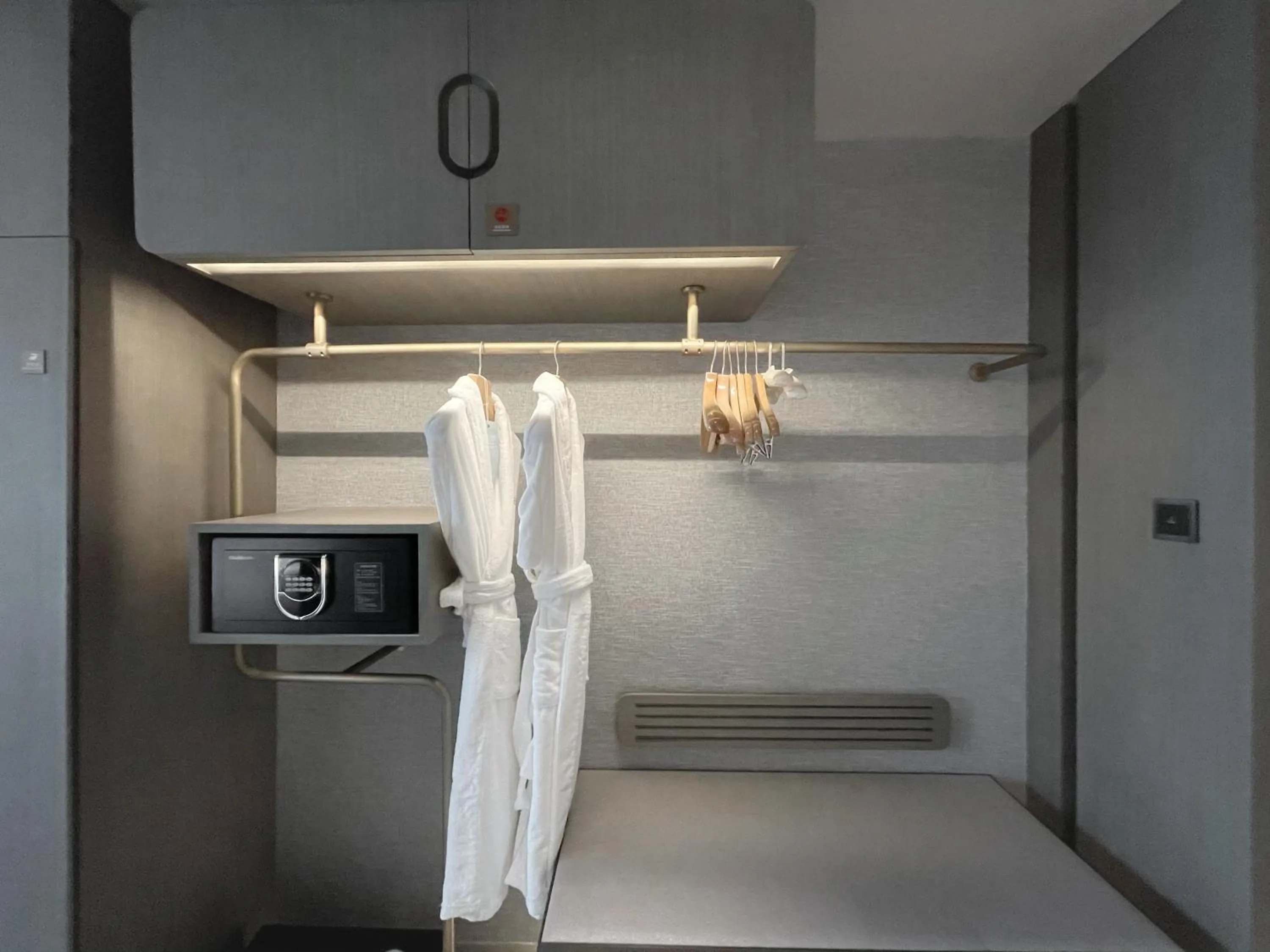 Standard Twin Room - Lounge Access in Crowne Plaza Shenzhen World Exhibition and Convention Center, an IHG Hotel