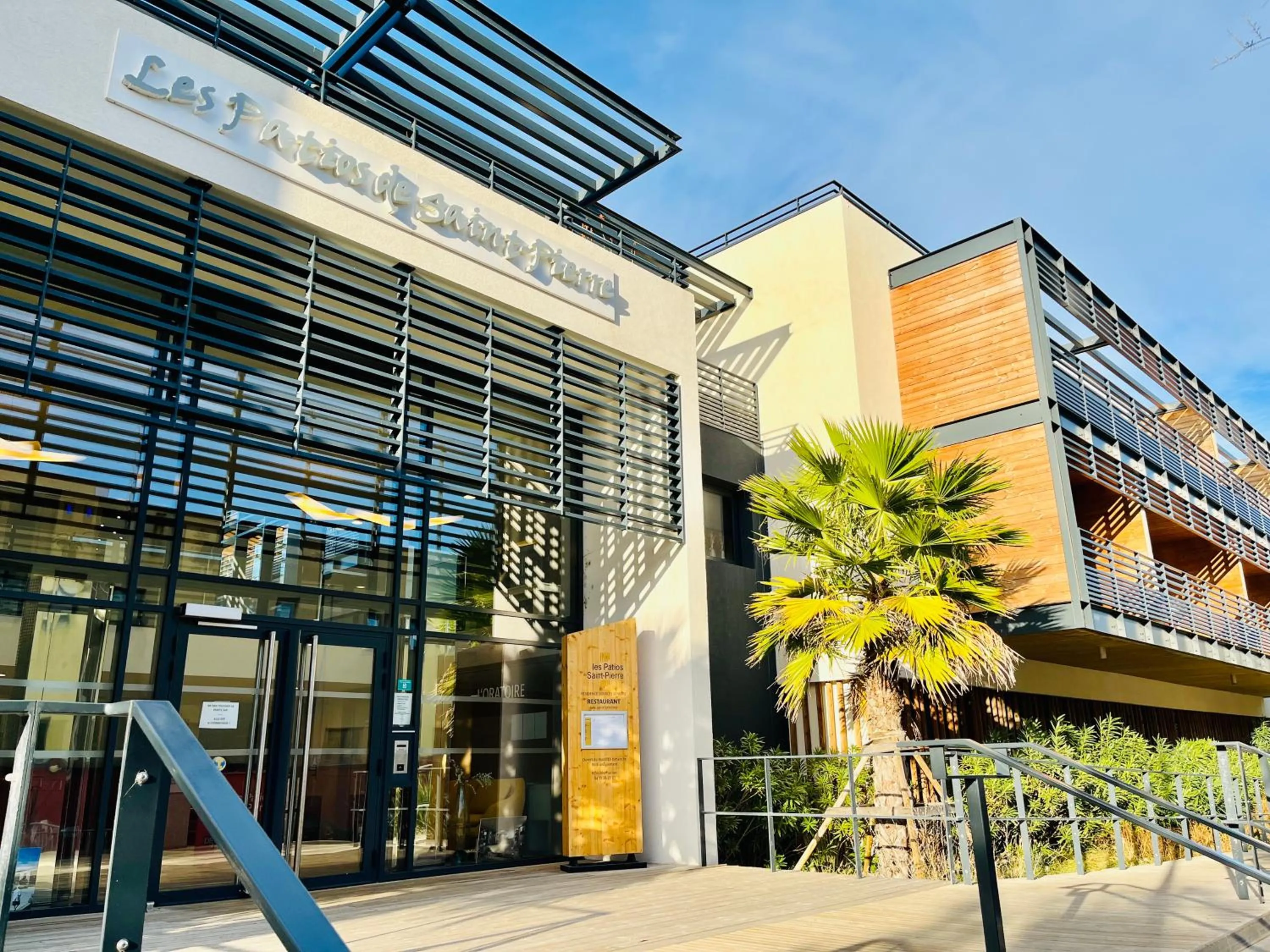 Property building in Les Patios de St-Pierre