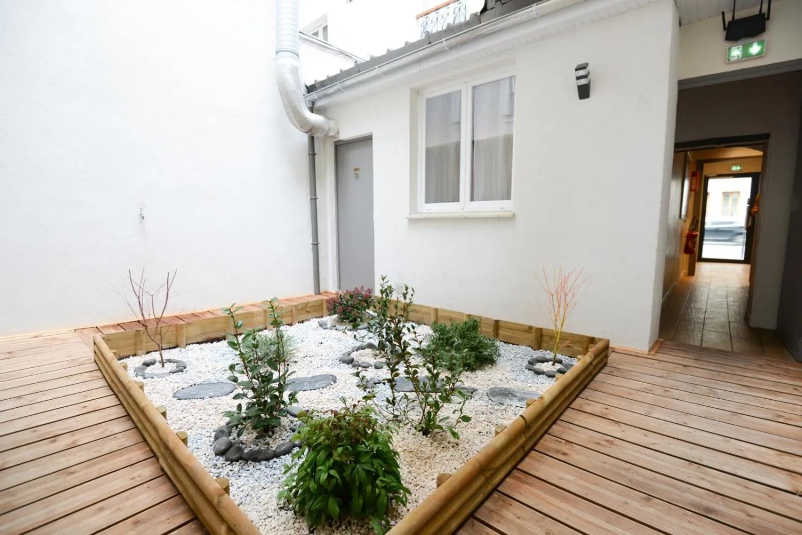 Garden in LAFAYETTE HOTEL