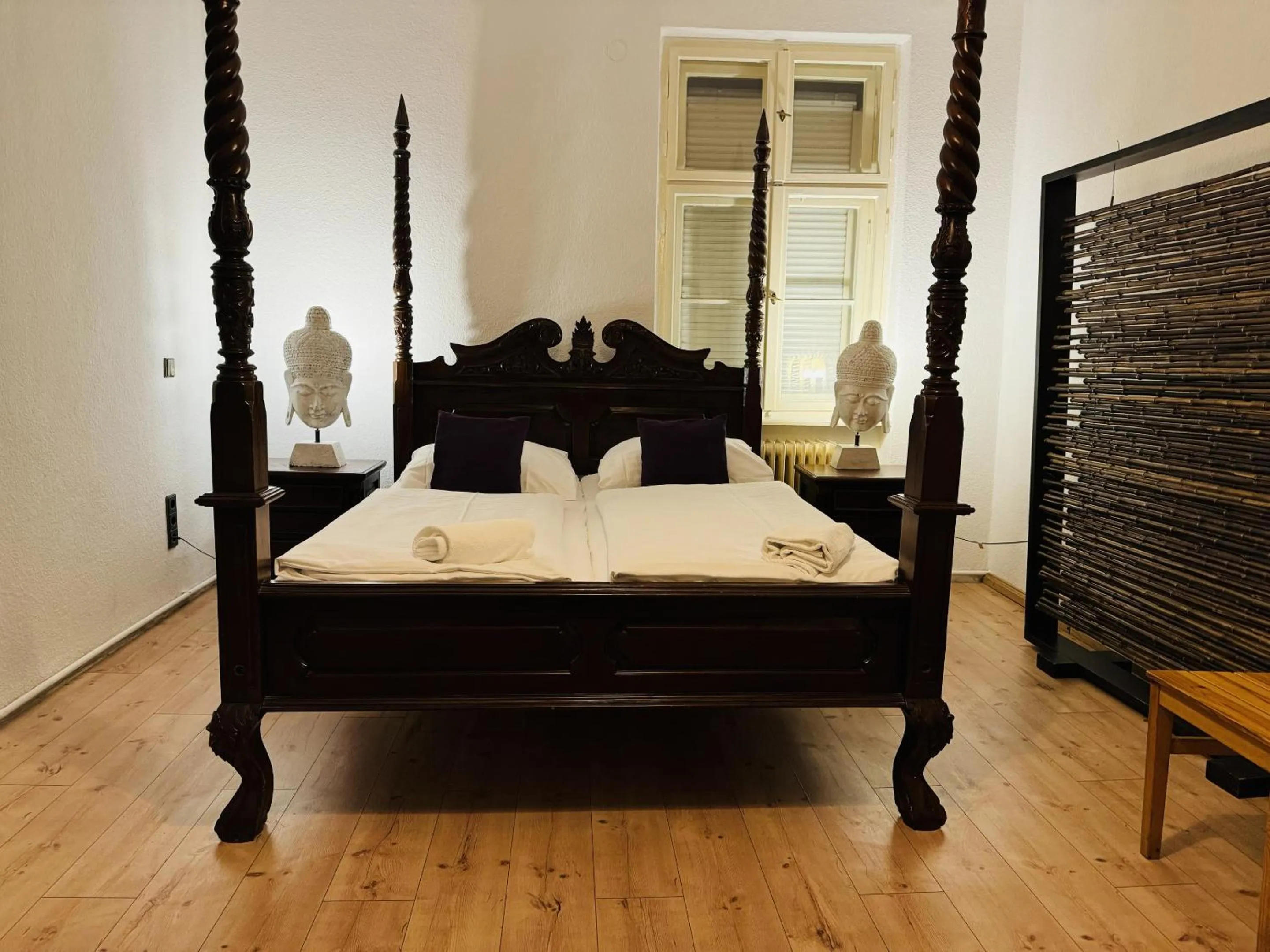 Basic Triple Room with Shared Bathroom in Hotel Nest