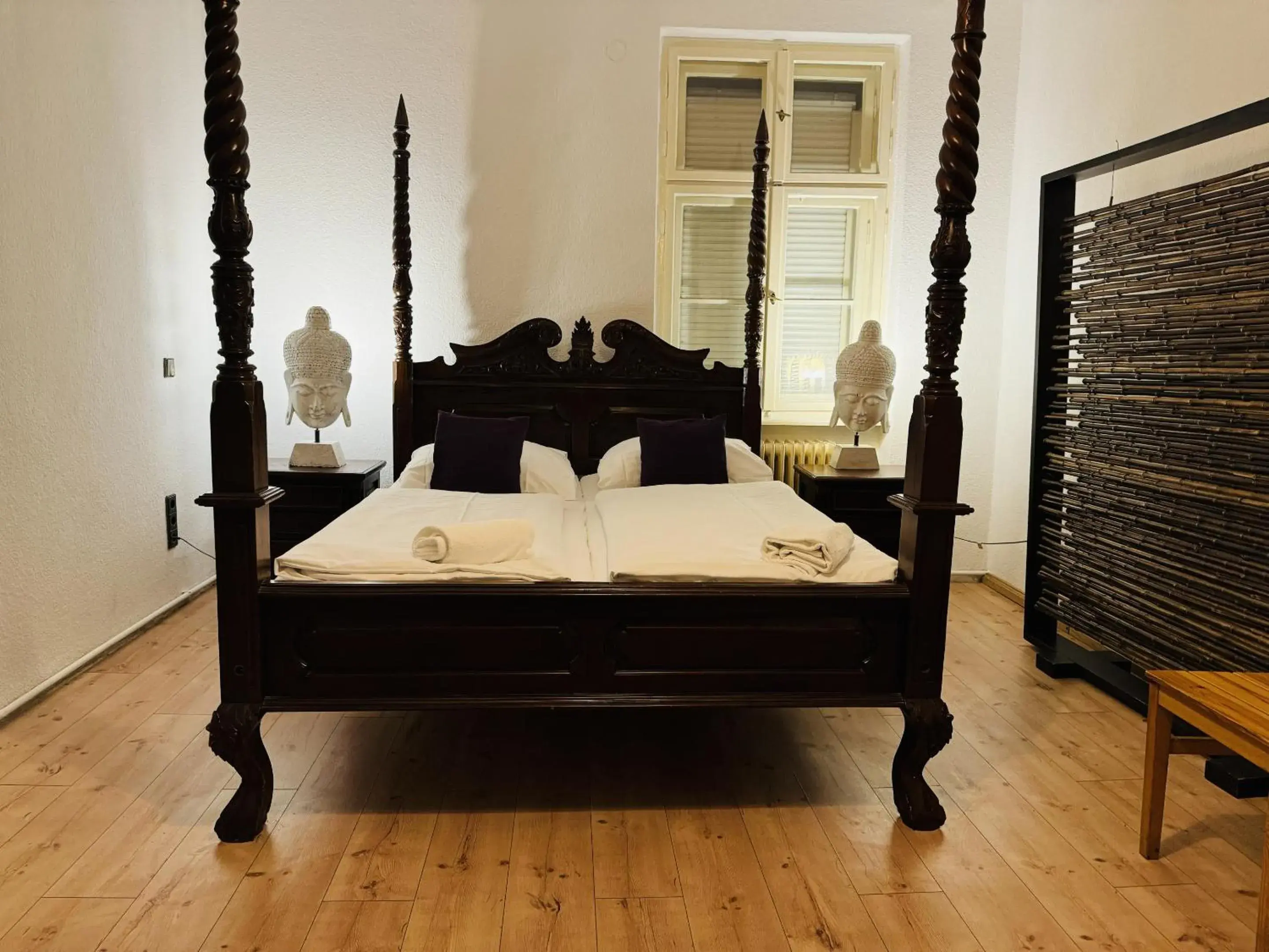 Basic Triple Room with Shared Bathroom in Hotel Nest Basic Triple Room with Shared Bathroom in Hotel Nest