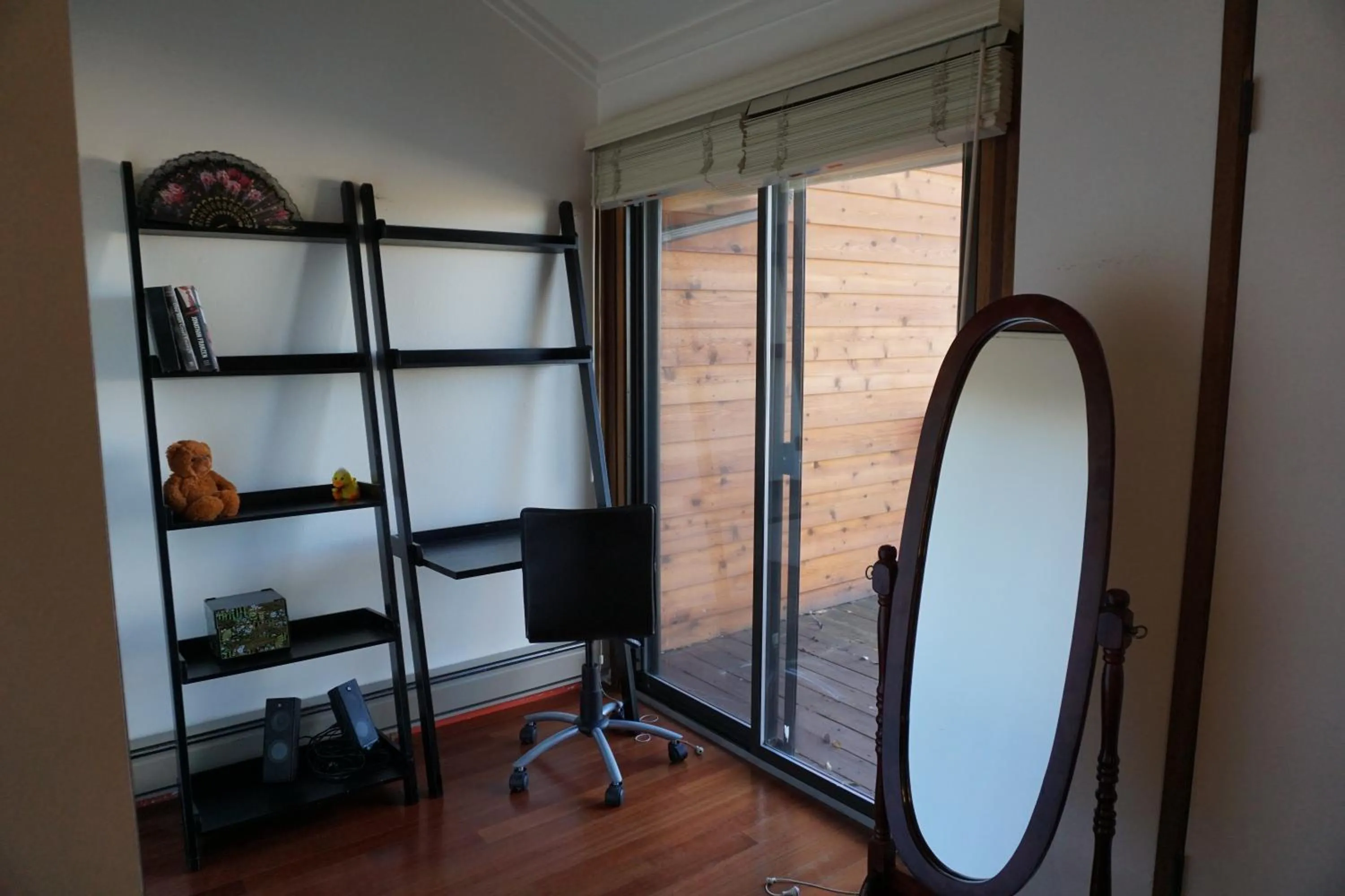 Mountain view in 2-3 bedroom /2 bath