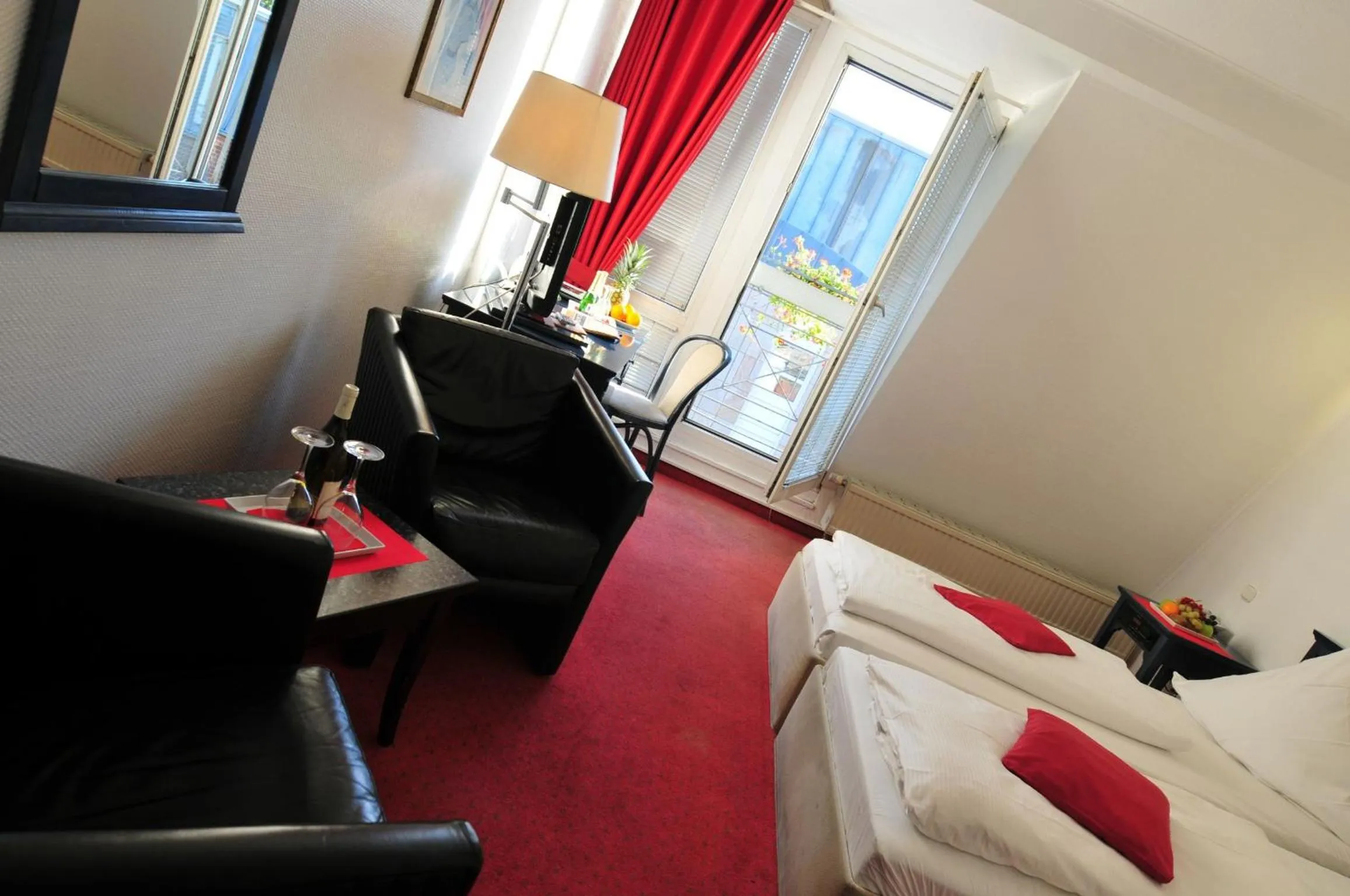 Photo of the whole room, Bed in Cerano City Hotel Köln am Dom