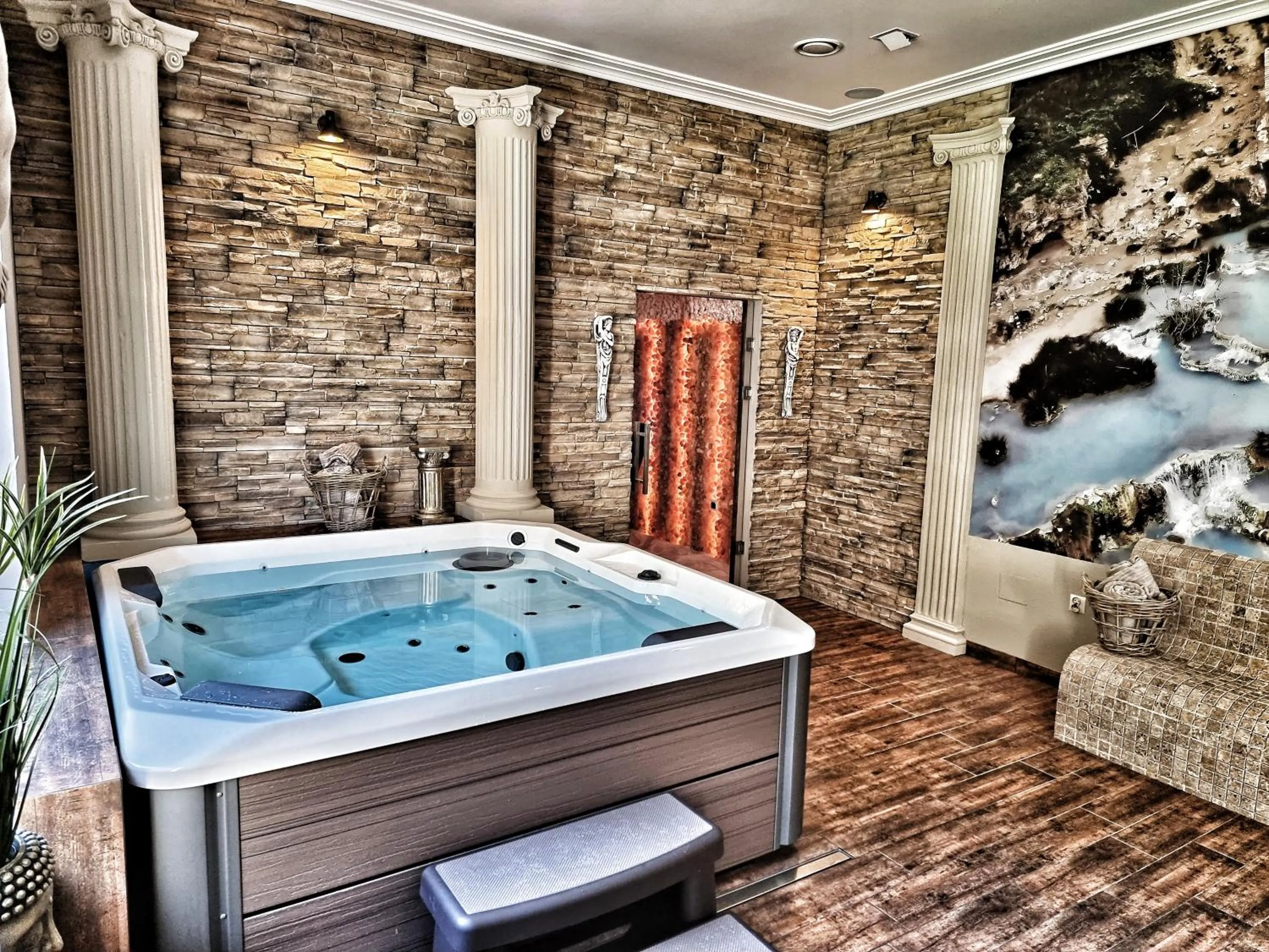 Hot Tub in Dworek za Lasem