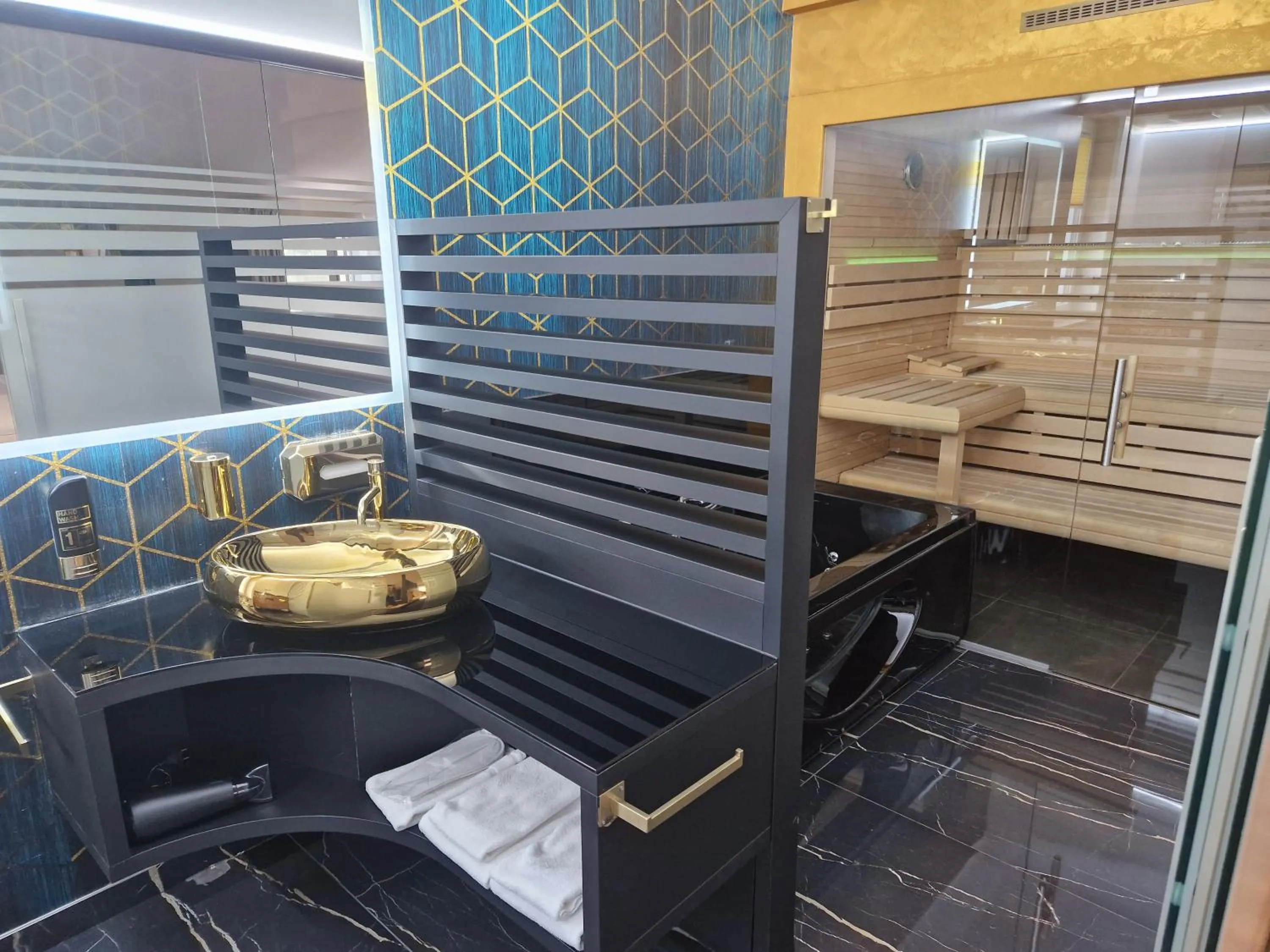 Hot Tub in Steinberger Hof