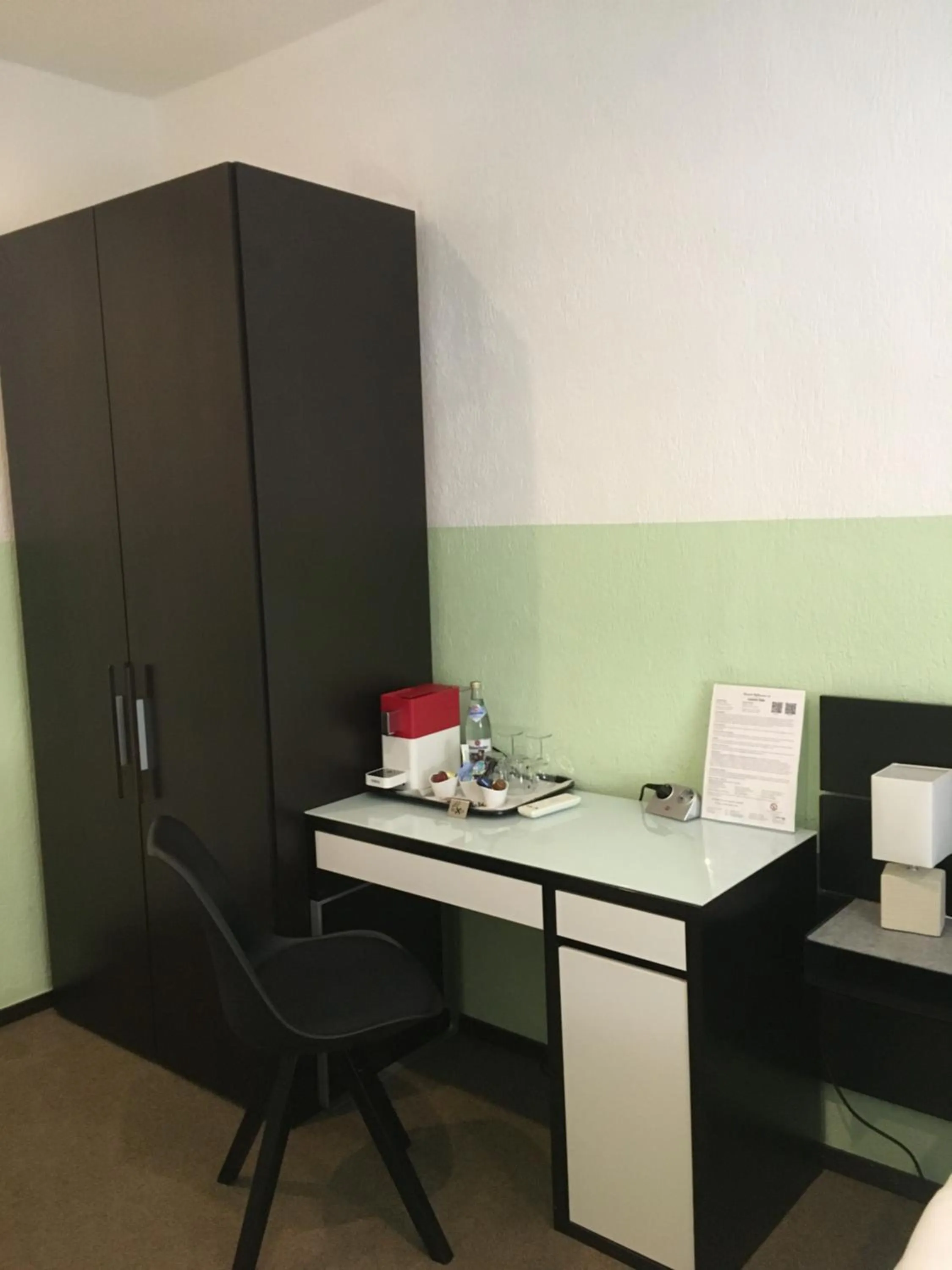 Photo of the whole room in Hotel Augsburg Goldener Falke