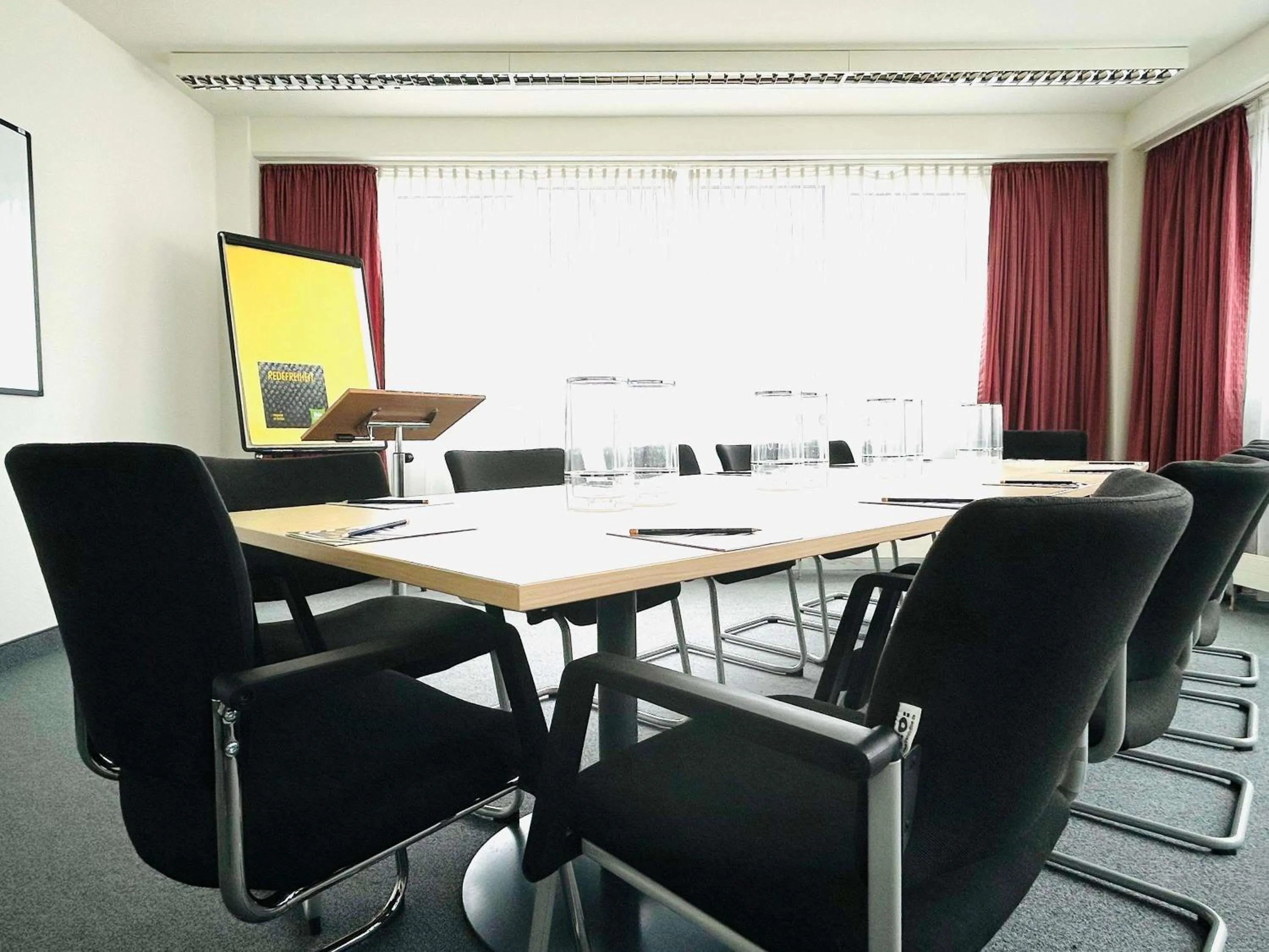 Meeting/conference room in ibis Styles Halle