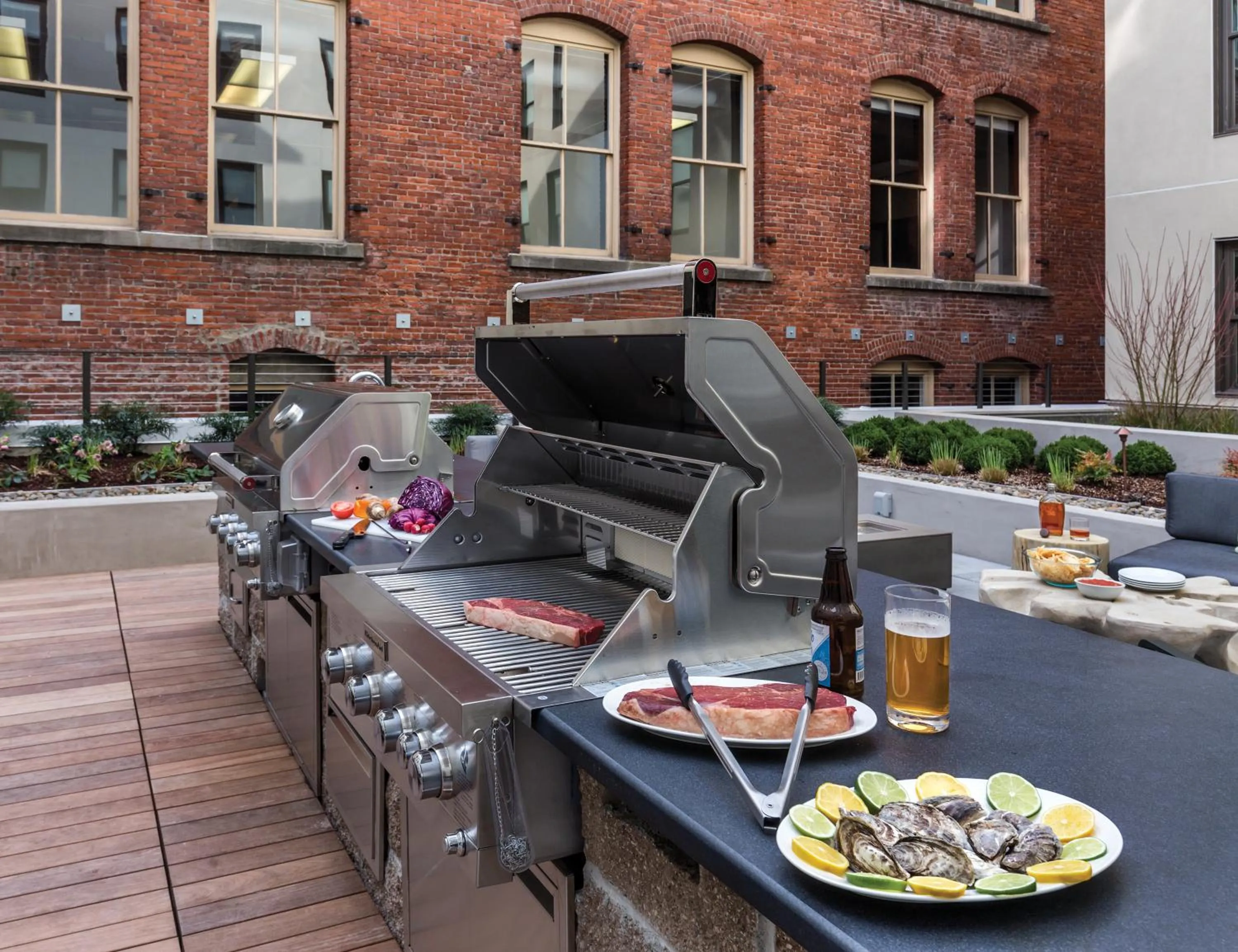 BBQ facilities in WorldMark Portland Waterfront Park