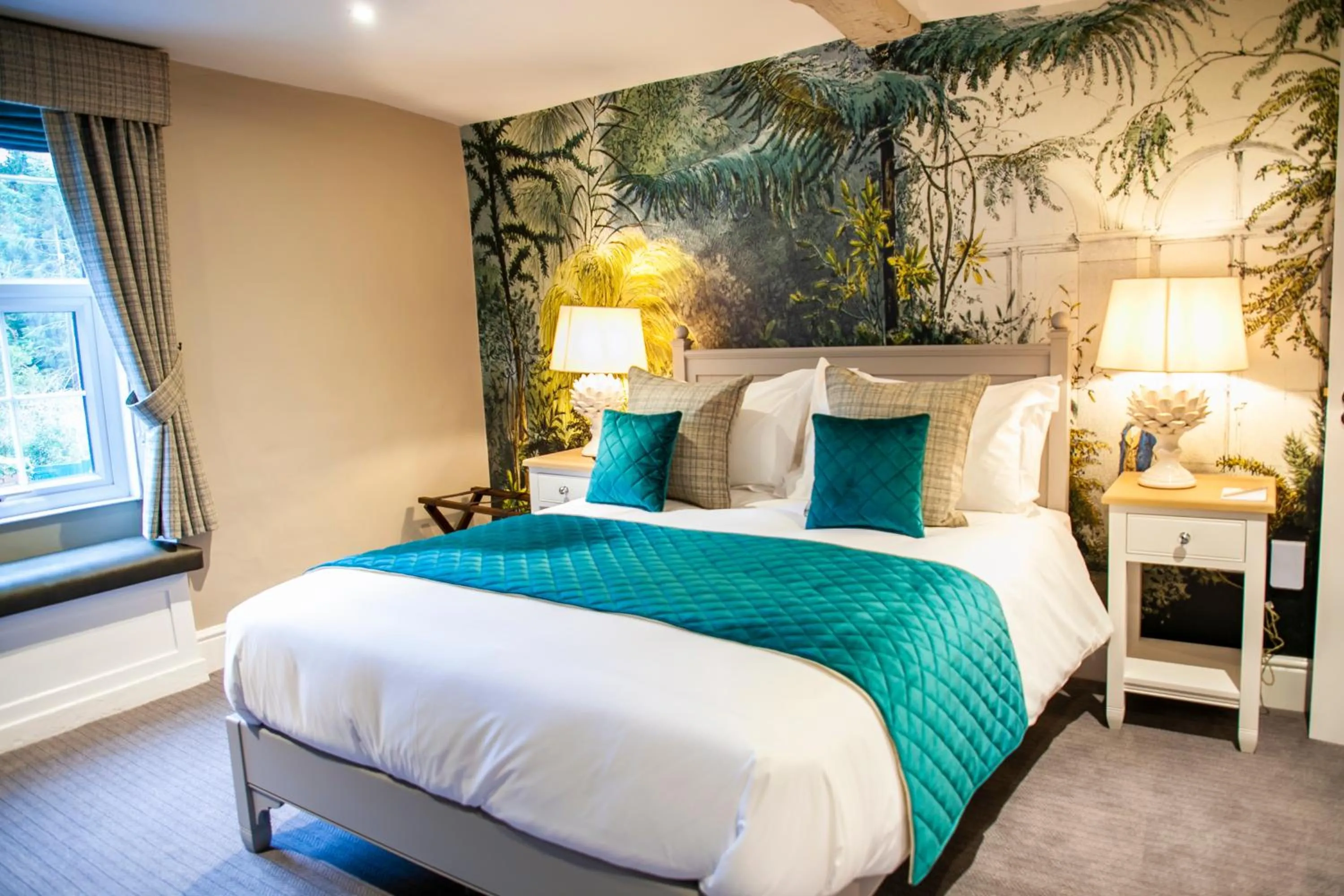 Photo of the whole room, Bed in The Bell - Brunning and Price