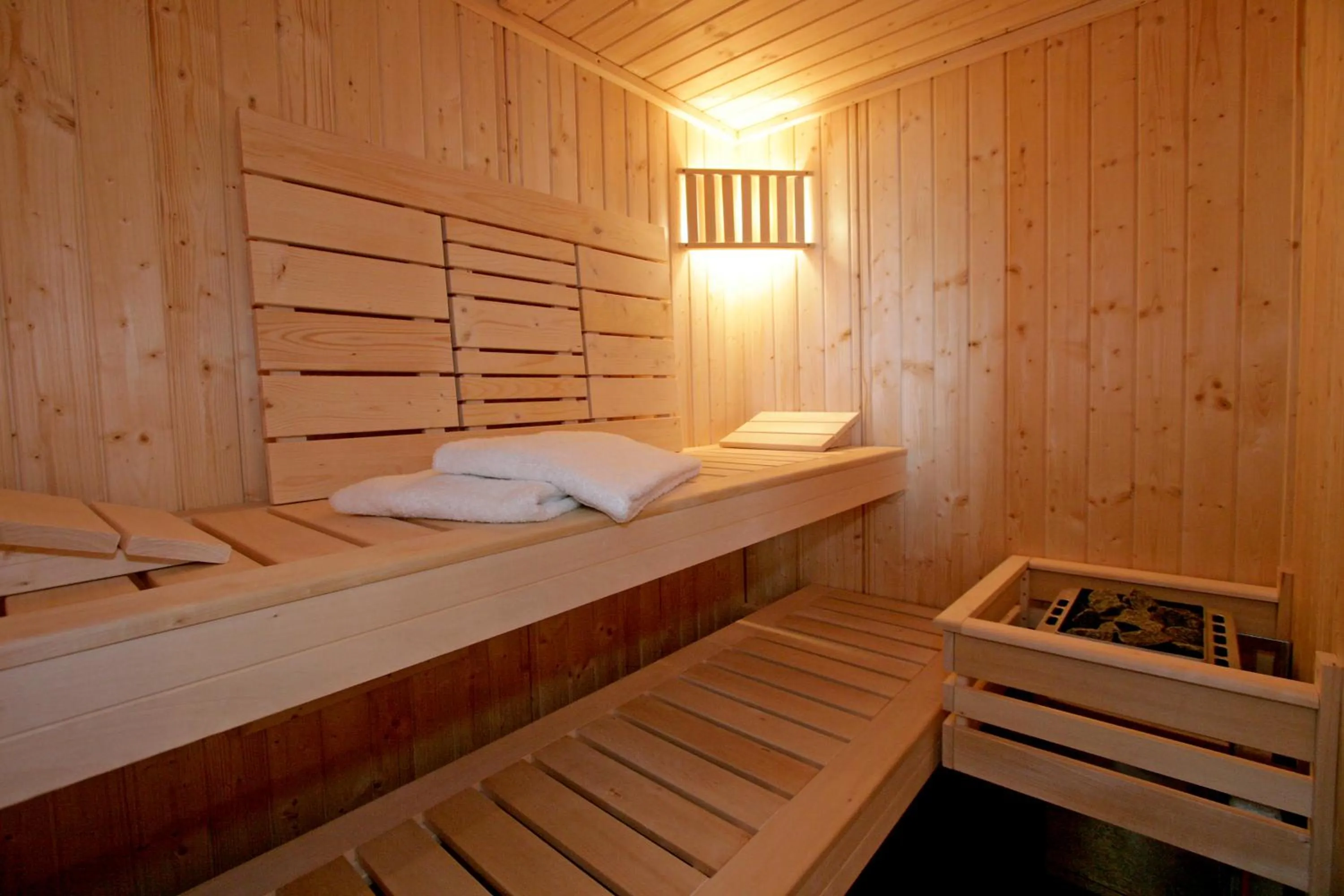 Sauna, Bed in Hotel Dampfmühle