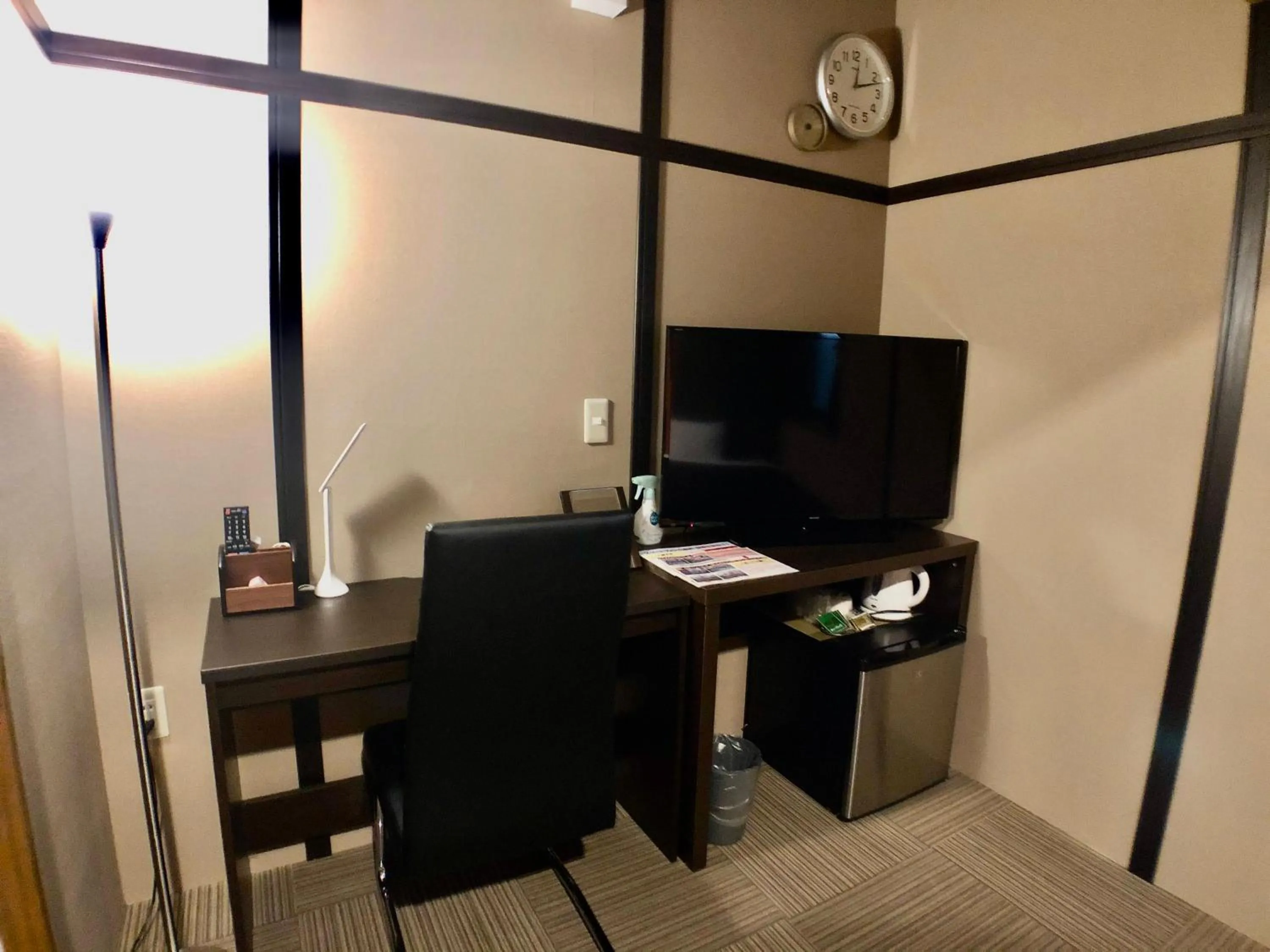 Photo of the whole room in Time Rich