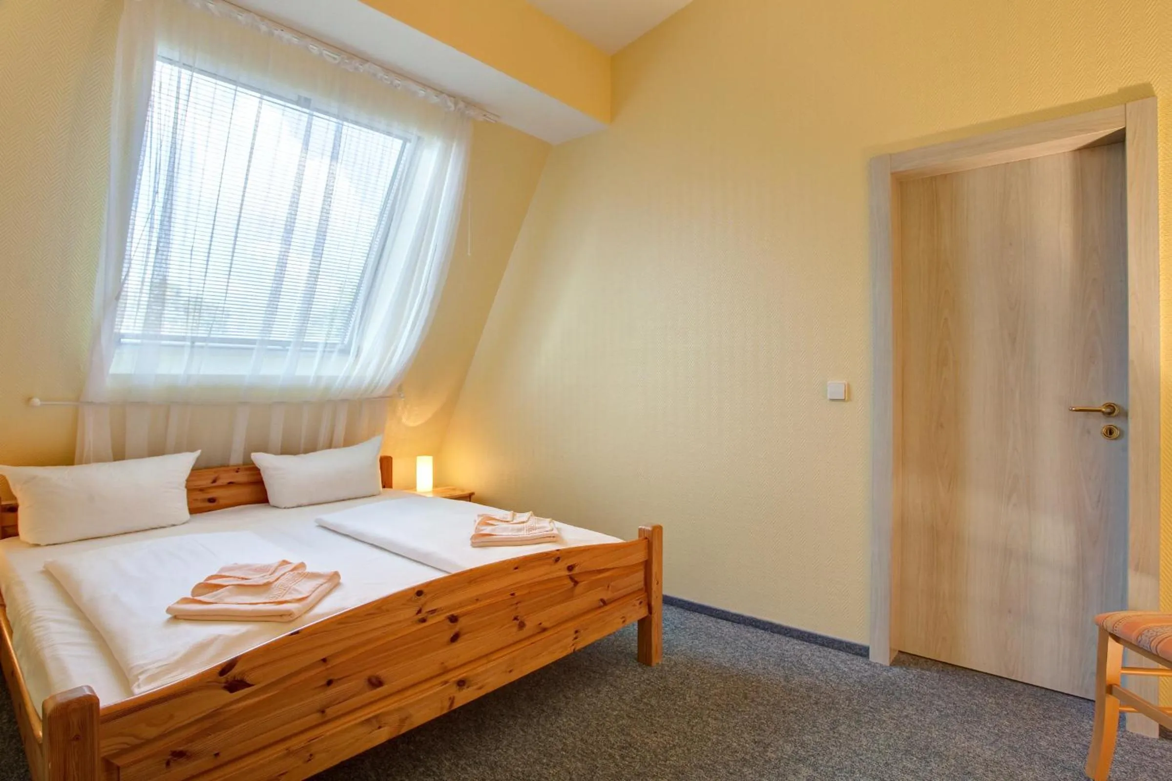 Photo of the whole room, Bed in Hotel Atlantic