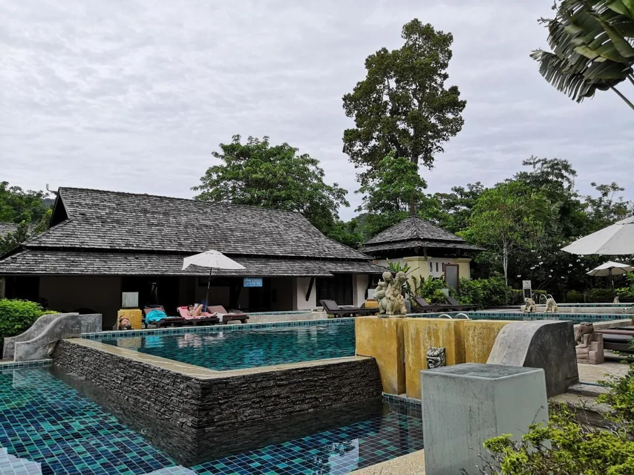 Swimming pool in Seashell Resort Hostel Koh Tao