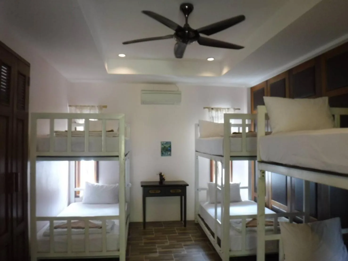bunk bed in Seashell Resort Hostel Koh Tao
