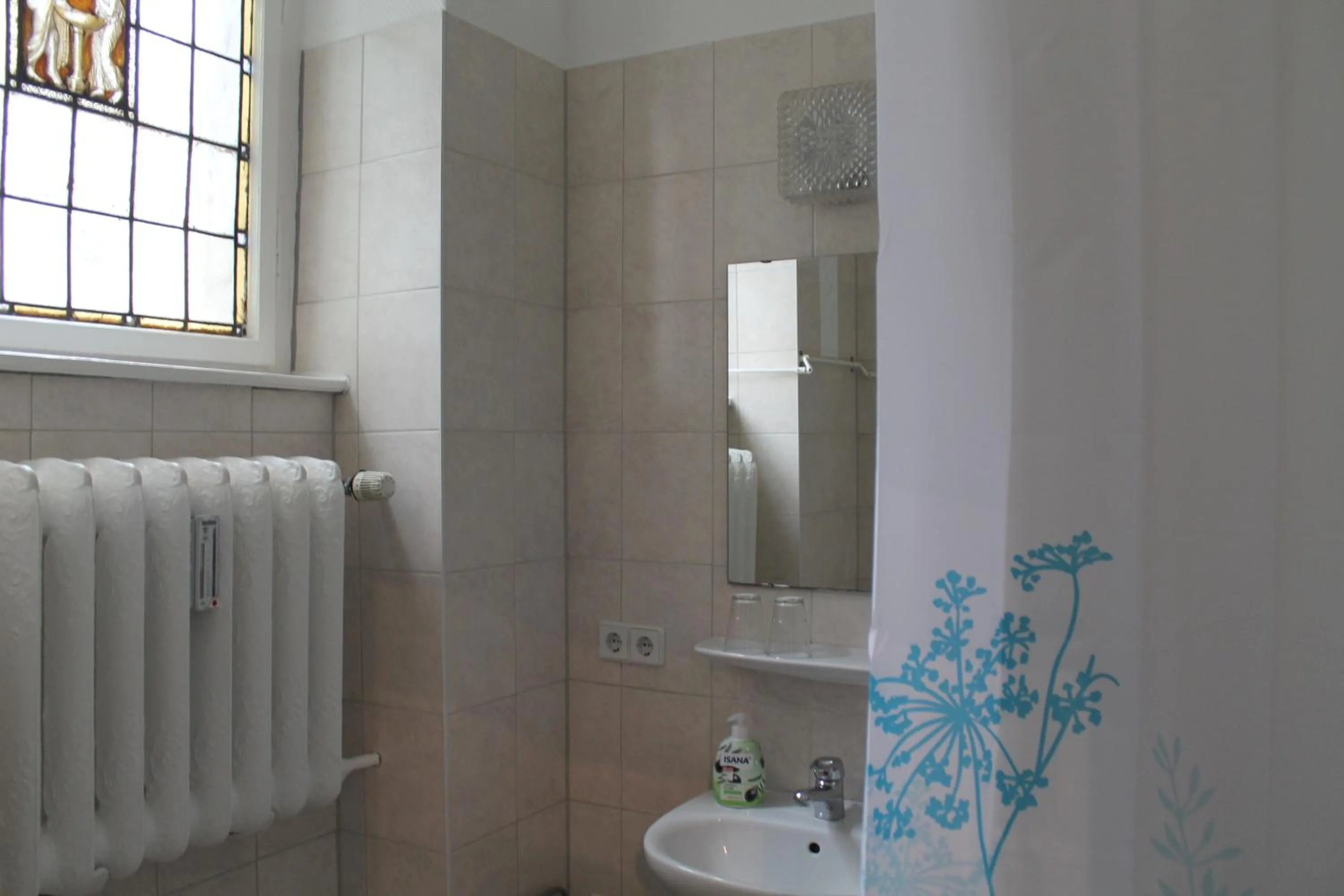 Bathroom in Hotel Pension Kima