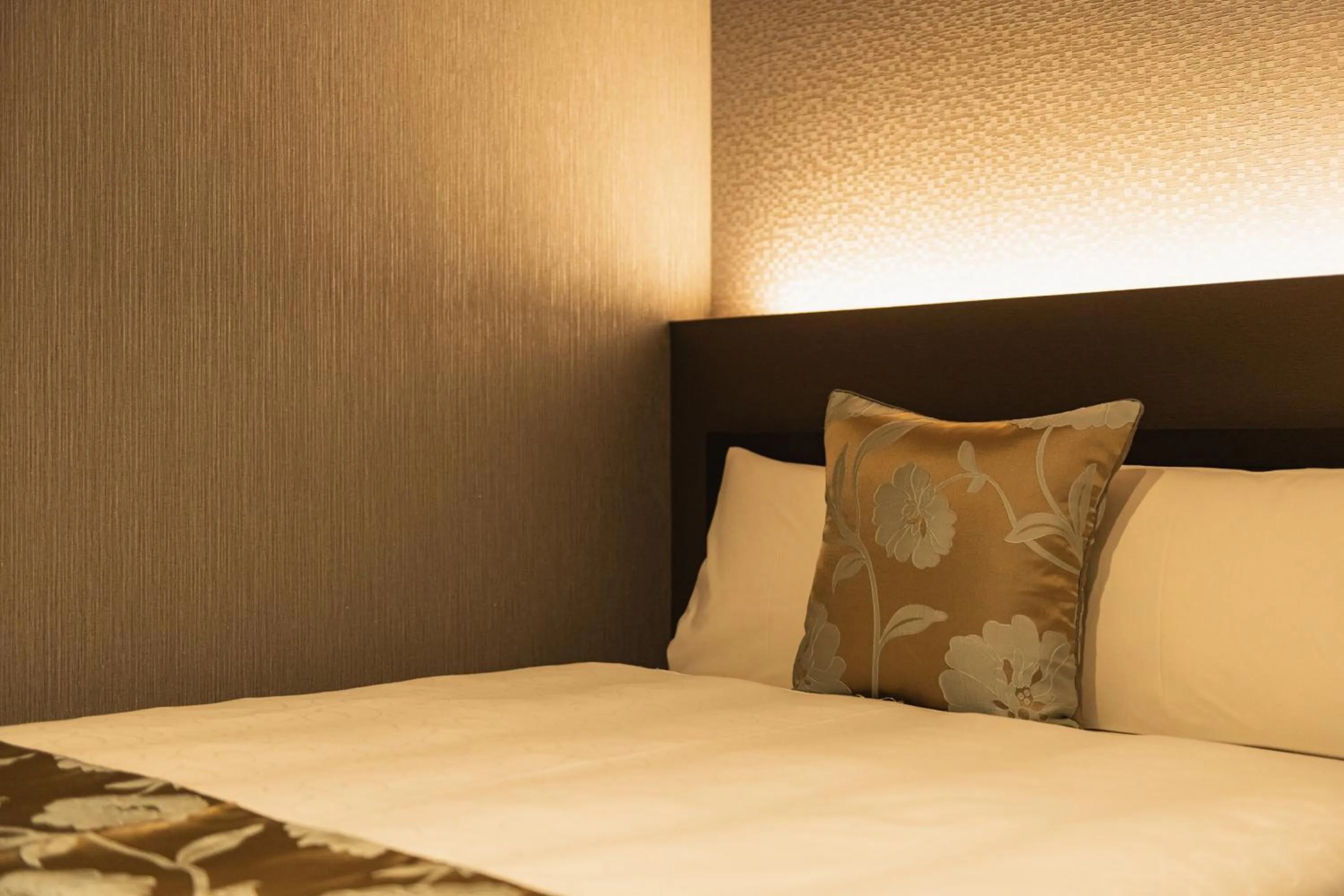 Bed in GRAND BASE Haruyoshi