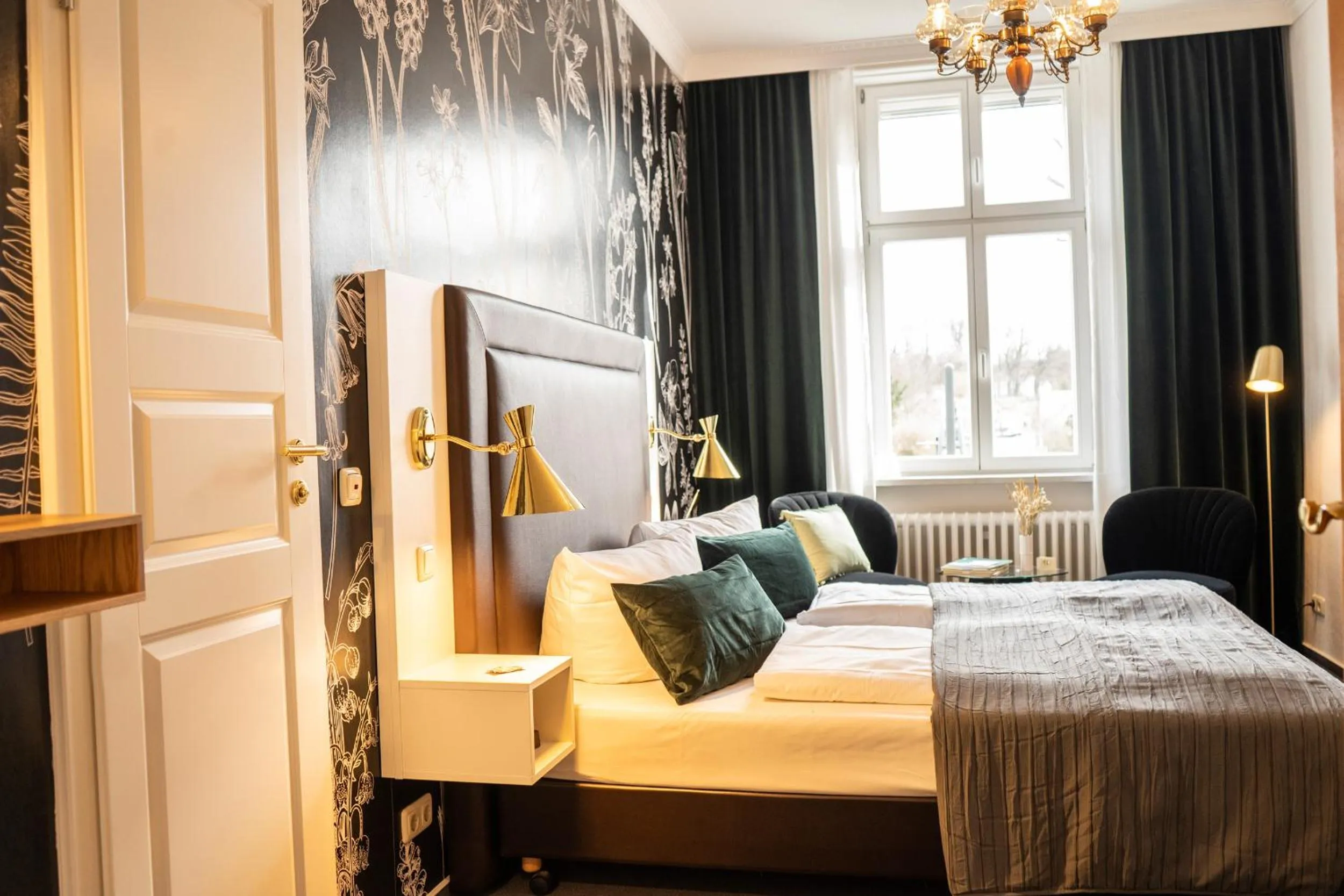 Photo of the whole room, Bed in Hotel & Restaurant Am Alten Rhin