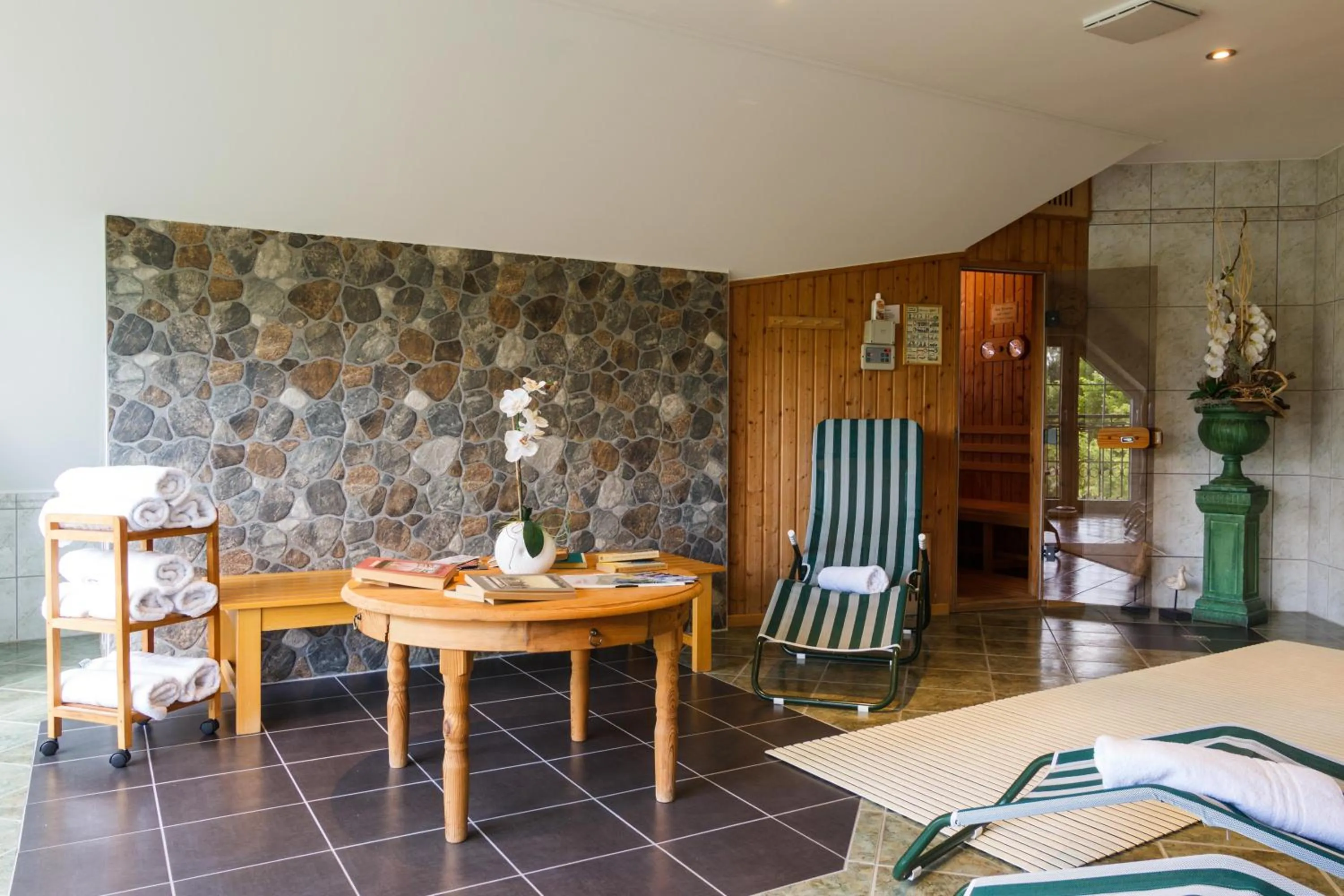 Sauna, Bed in Hotel & Restaurant Am Alten Rhin