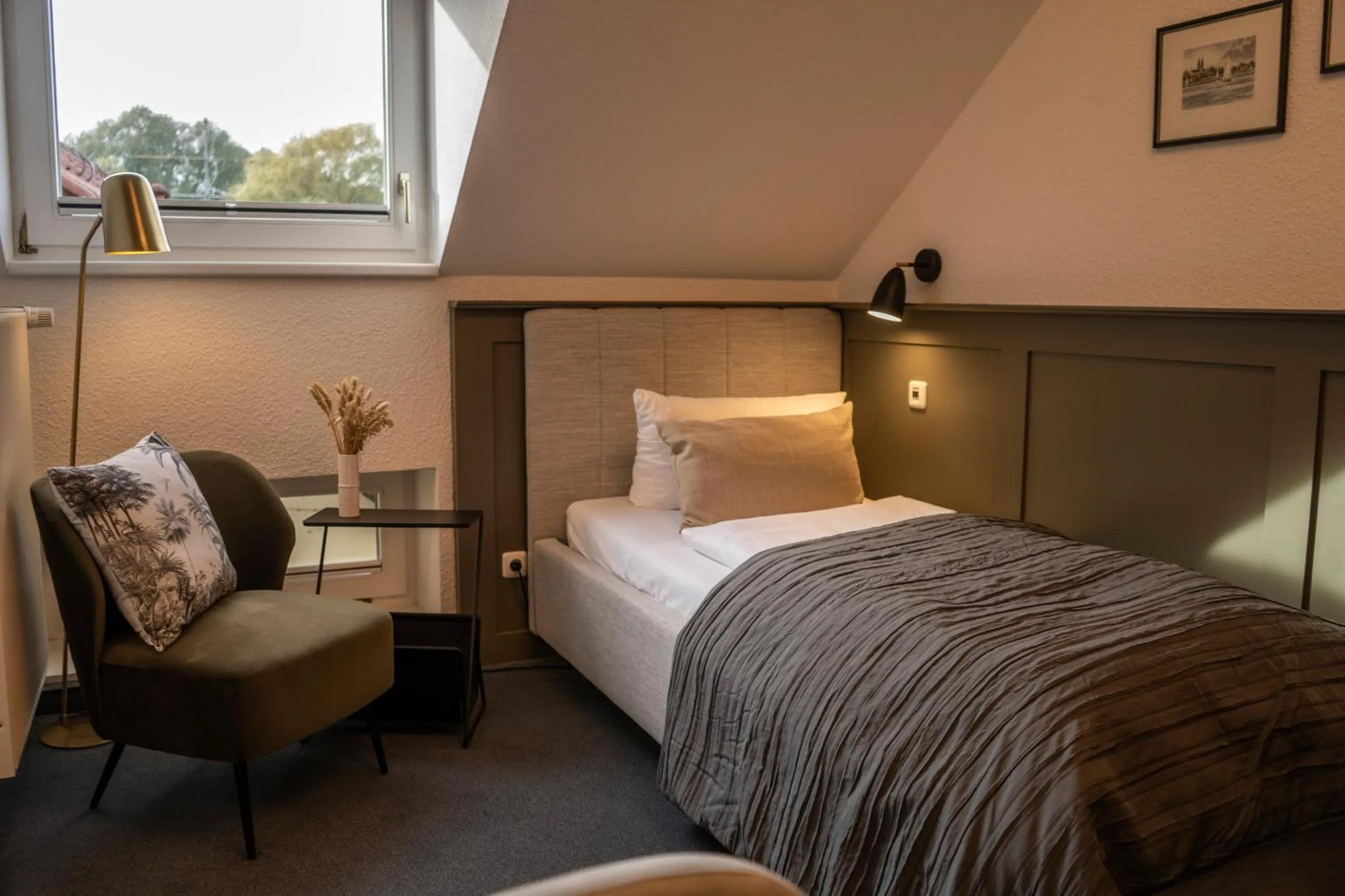 Photo of the whole room, Bed in Hotel & Restaurant Am Alten Rhin