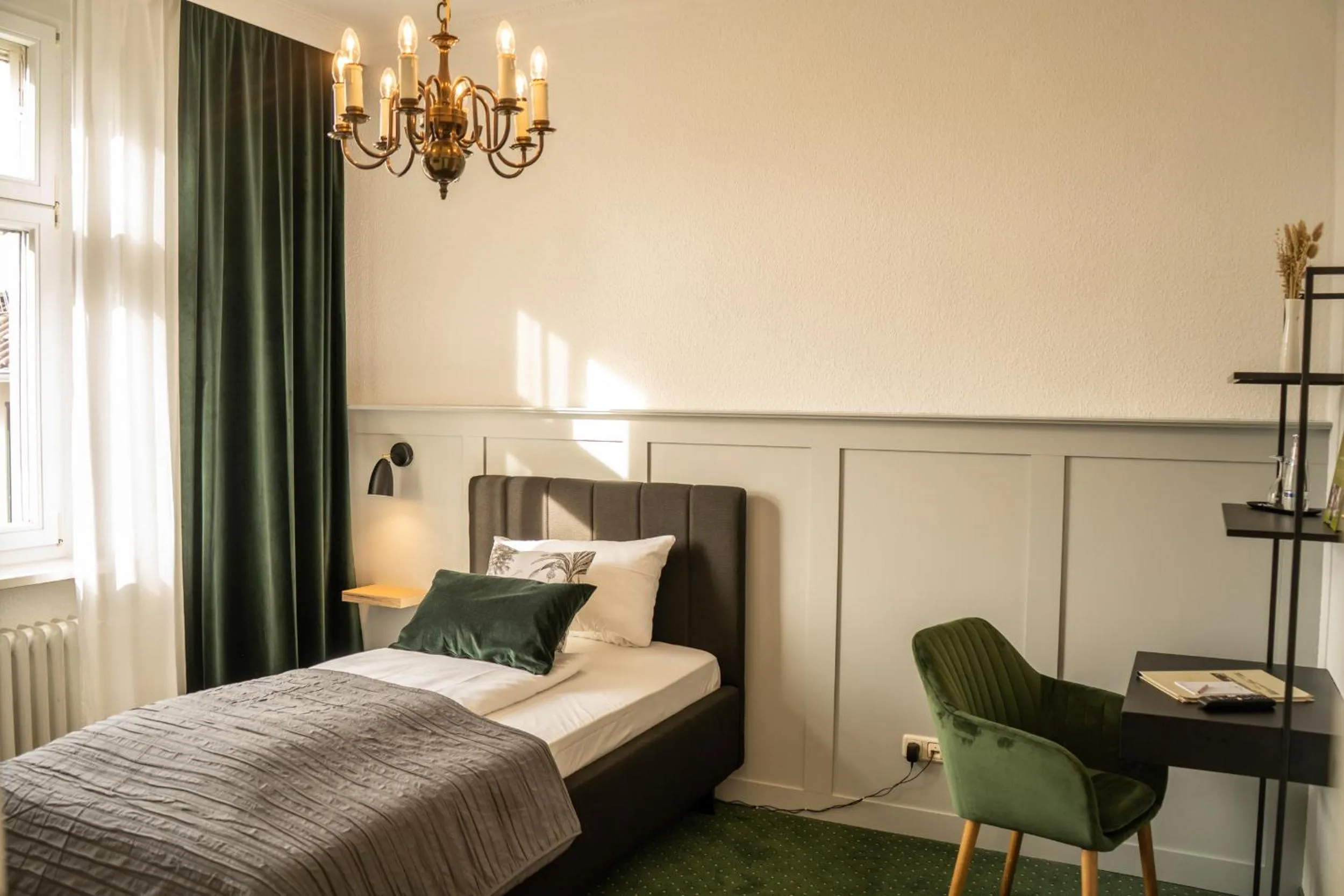 Photo of the whole room, Bed in Hotel & Restaurant Am Alten Rhin